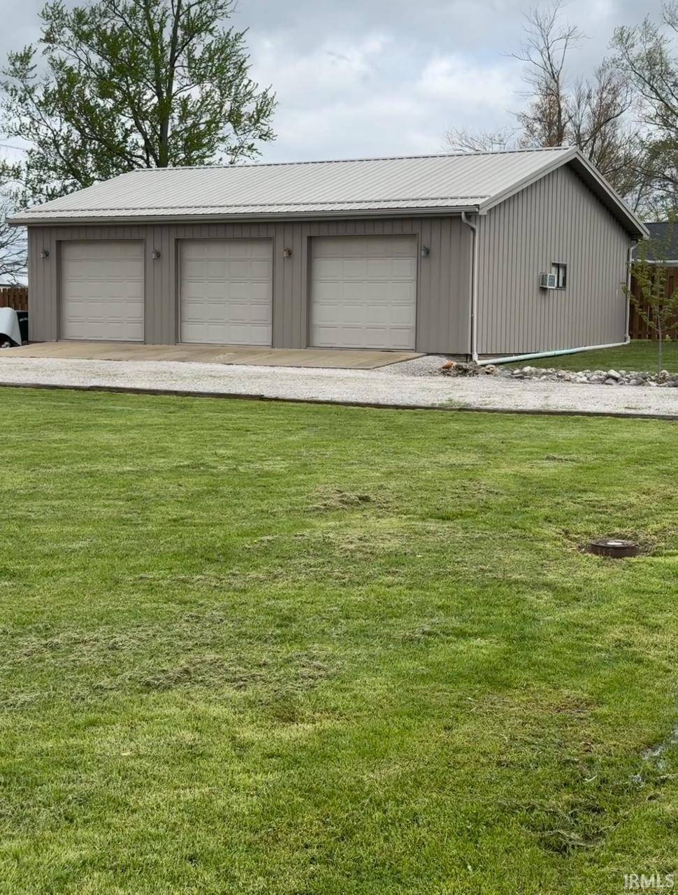 Linton, IN 47441,995 N 1300W Road