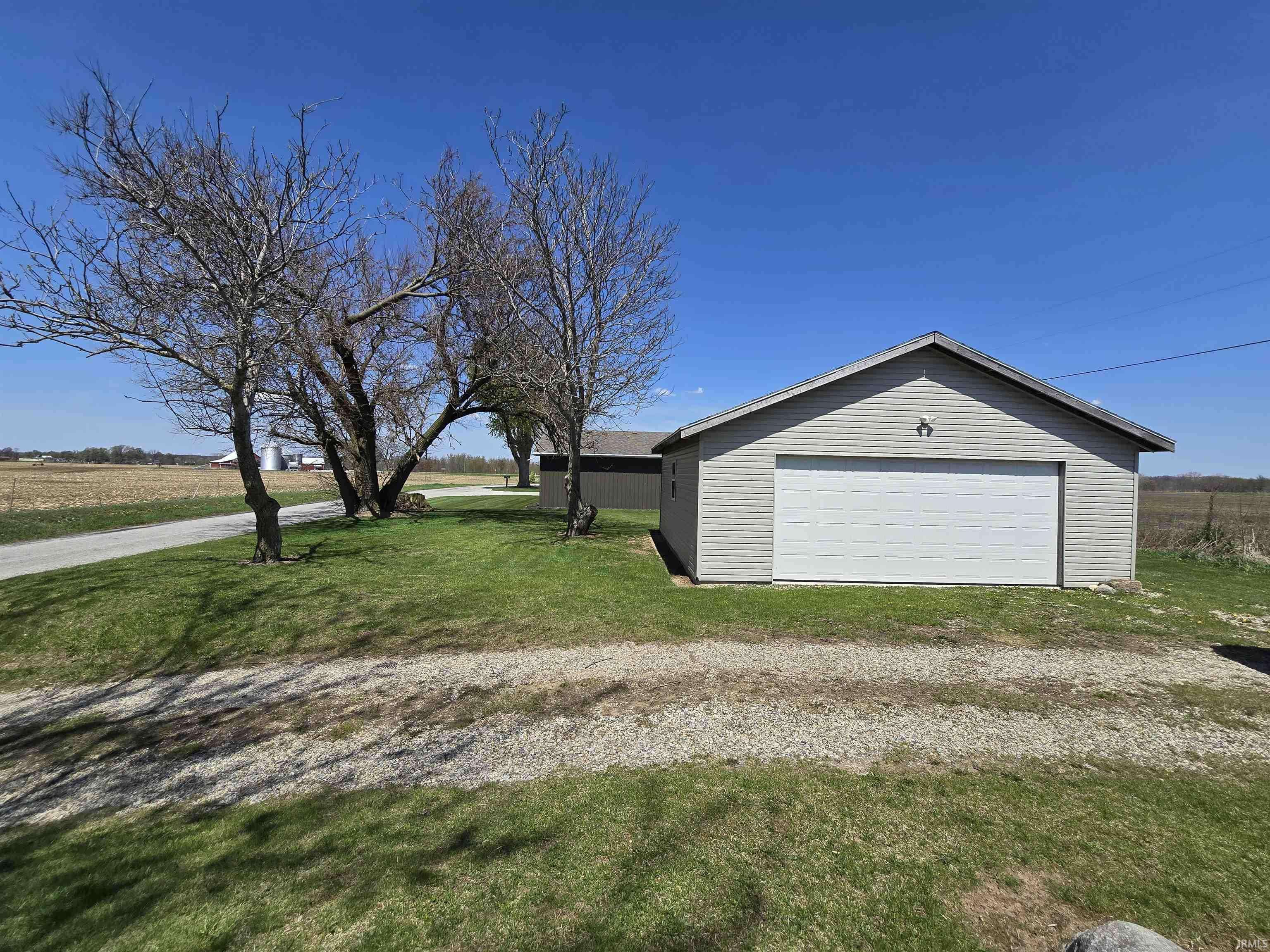 Albion, IN 46701,2111 S 300 W Road