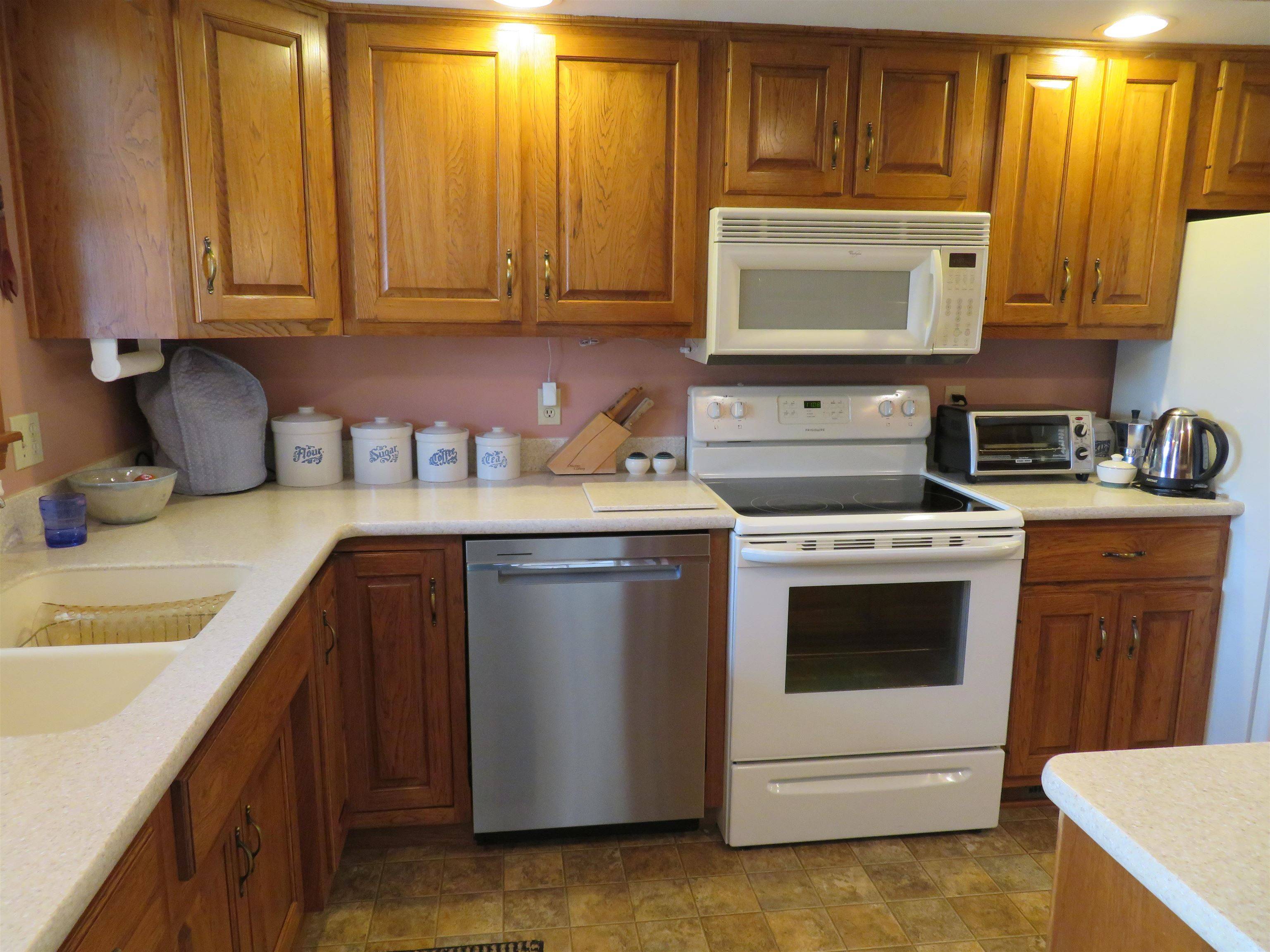 Goshen, IN 46526,1425 4 Pembroke Circle