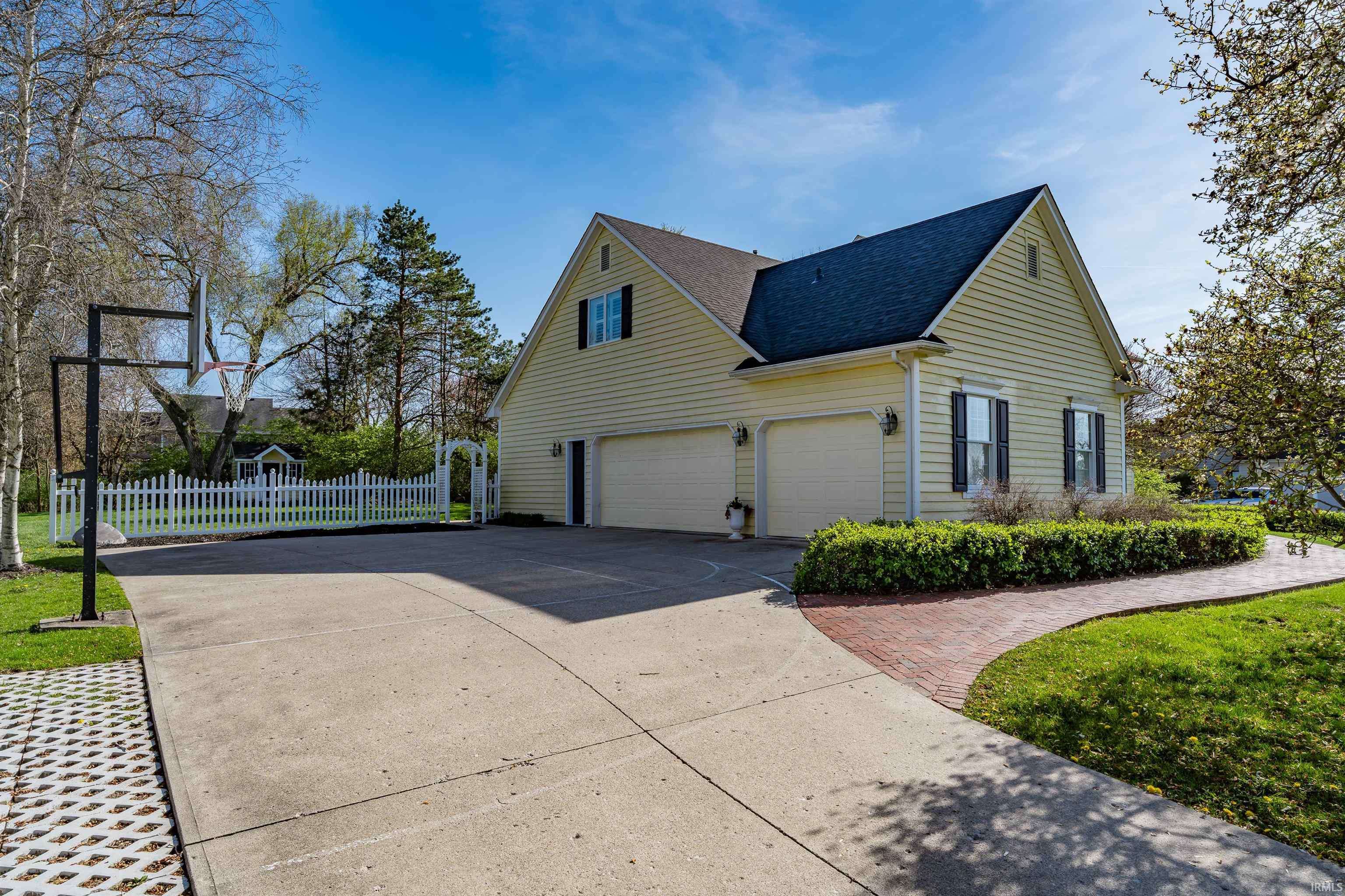 Fort Wayne, IN 46814,2503 Sycamore Hills Drive