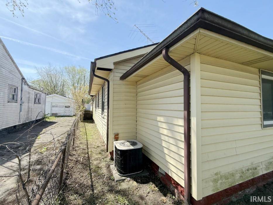 Muncie, IN 47302-7613,907 W 14Th Street
