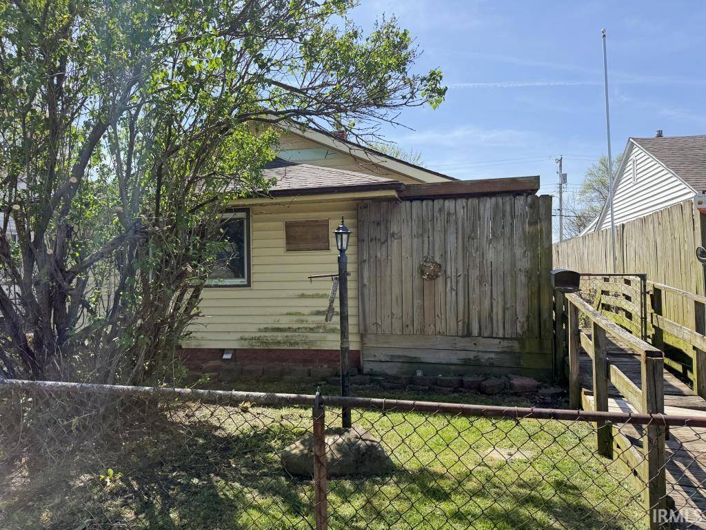 Muncie, IN 47302-7613,907 W 14Th Street