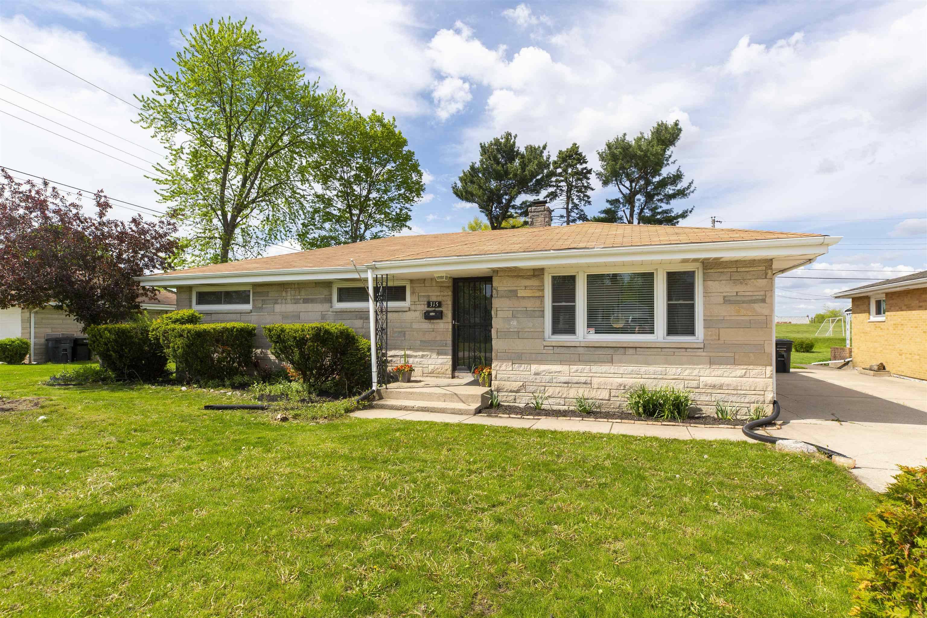South Bend, IN 46614,315 E Dean Street