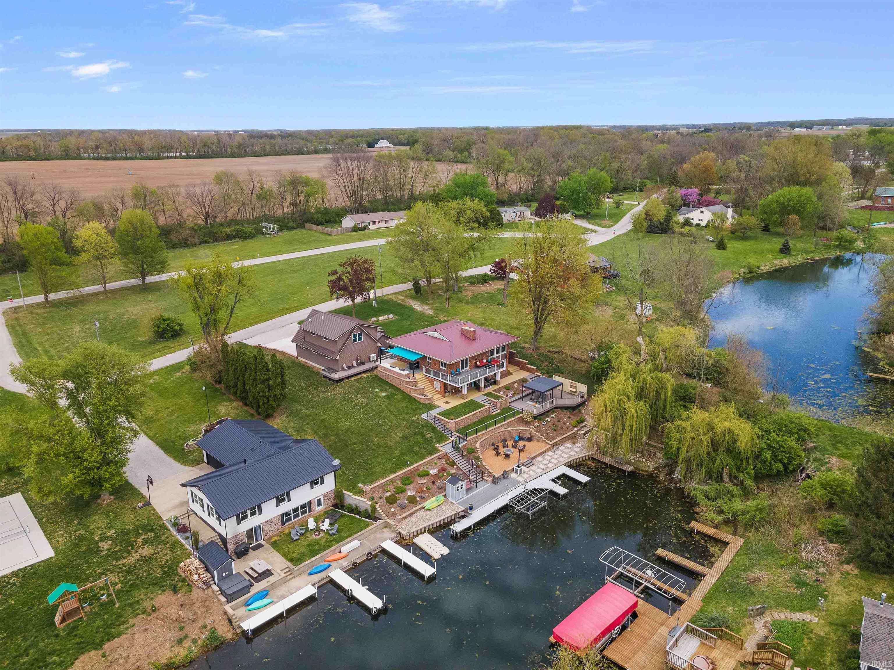 Cromwell, IN 46732-9620,9211 E Crooked Mile Road