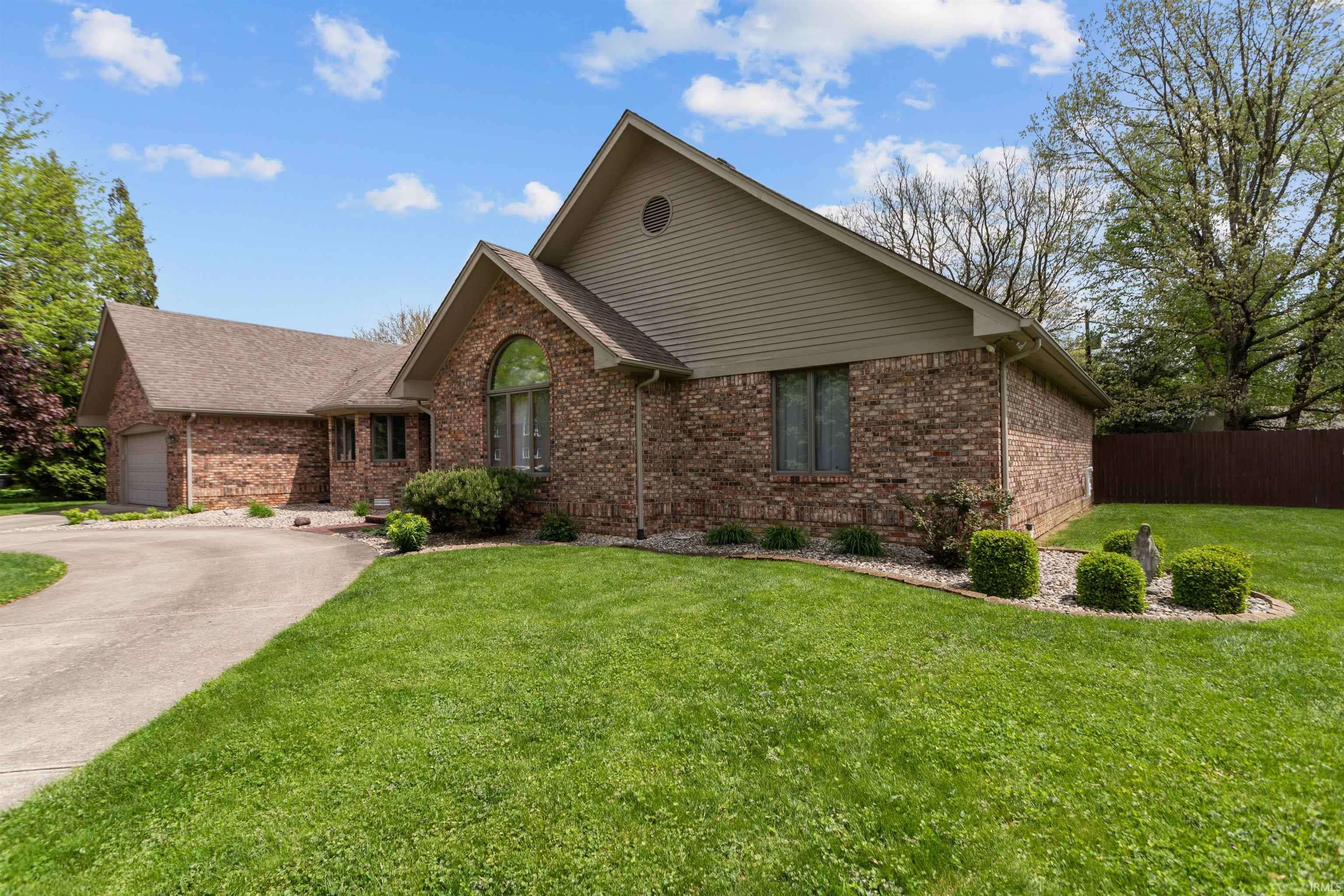 Anderson, IN 46011,916 REDWOOD Drive