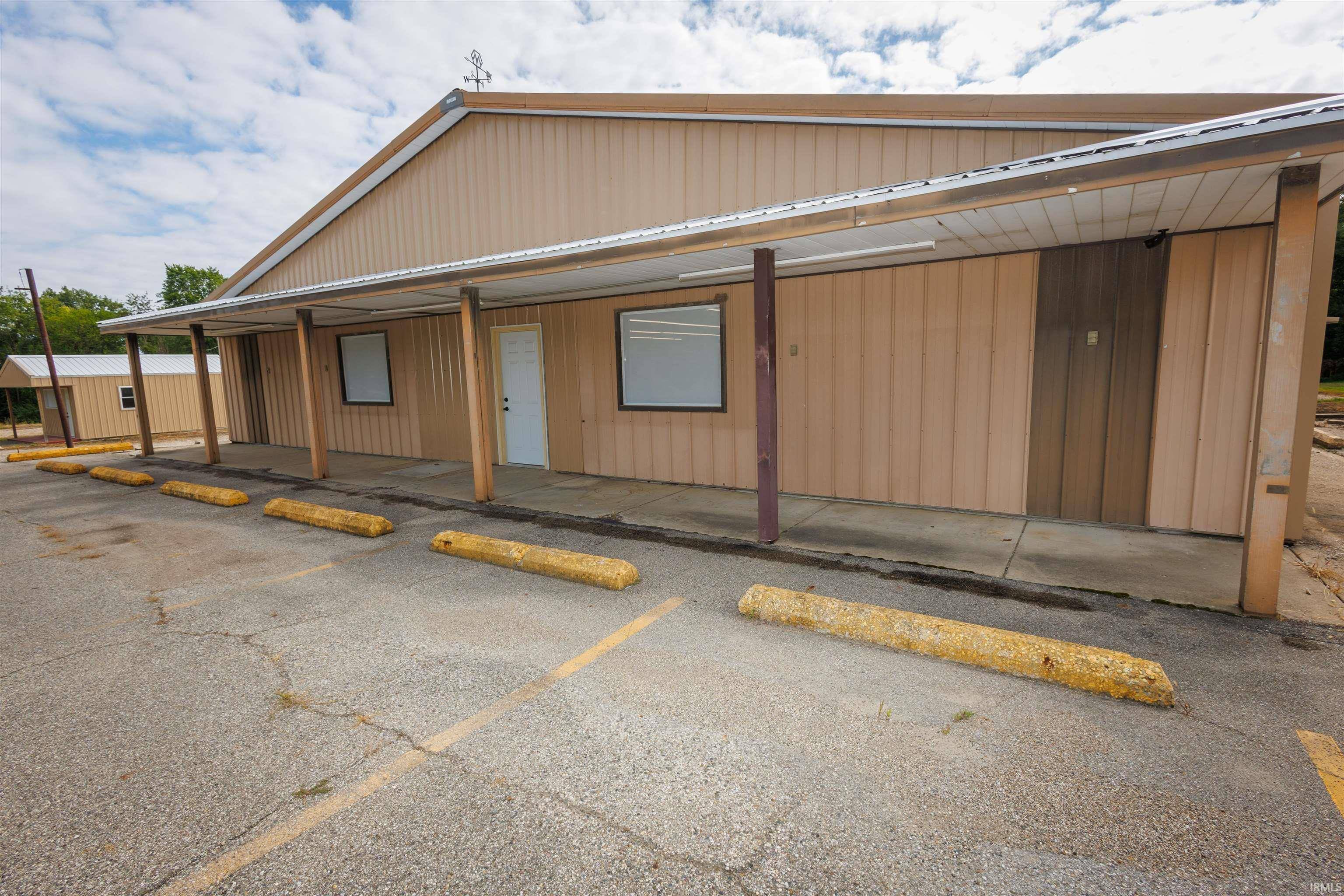 West Lebanon, IN 47991,413 N high Street