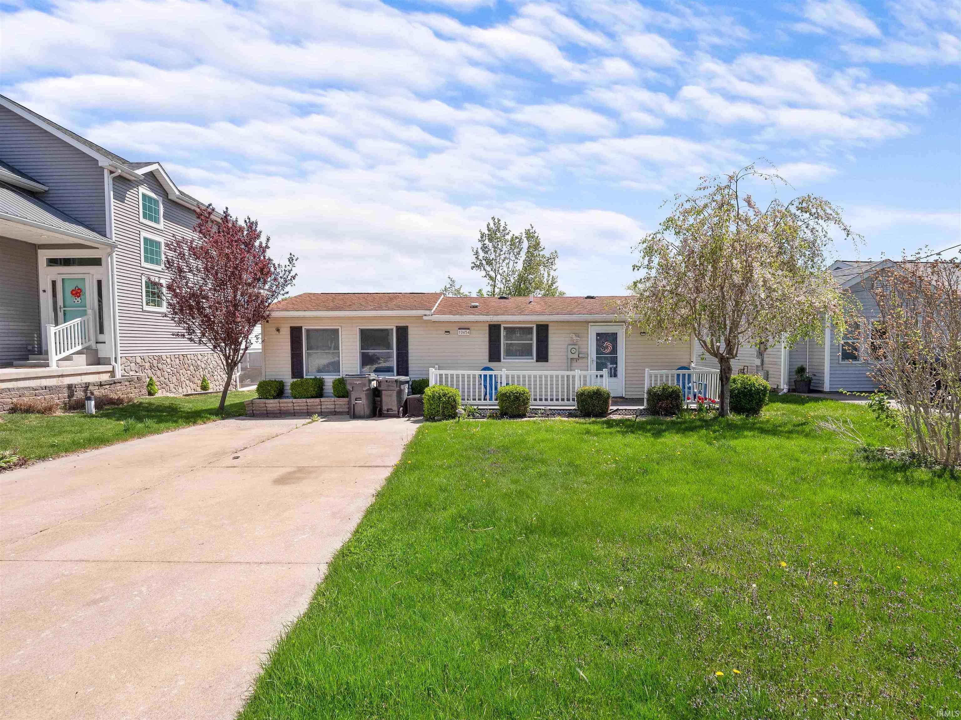 Syracuse, IN 46567,10454 N 800 E