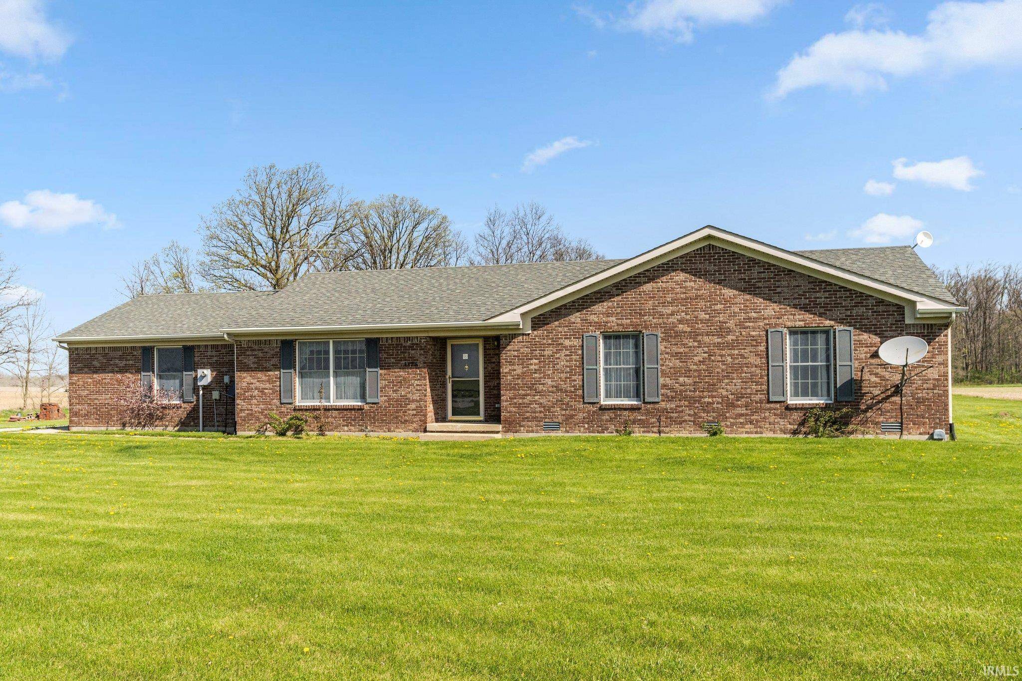 Andrews, IN 46702,8426 W 600 S