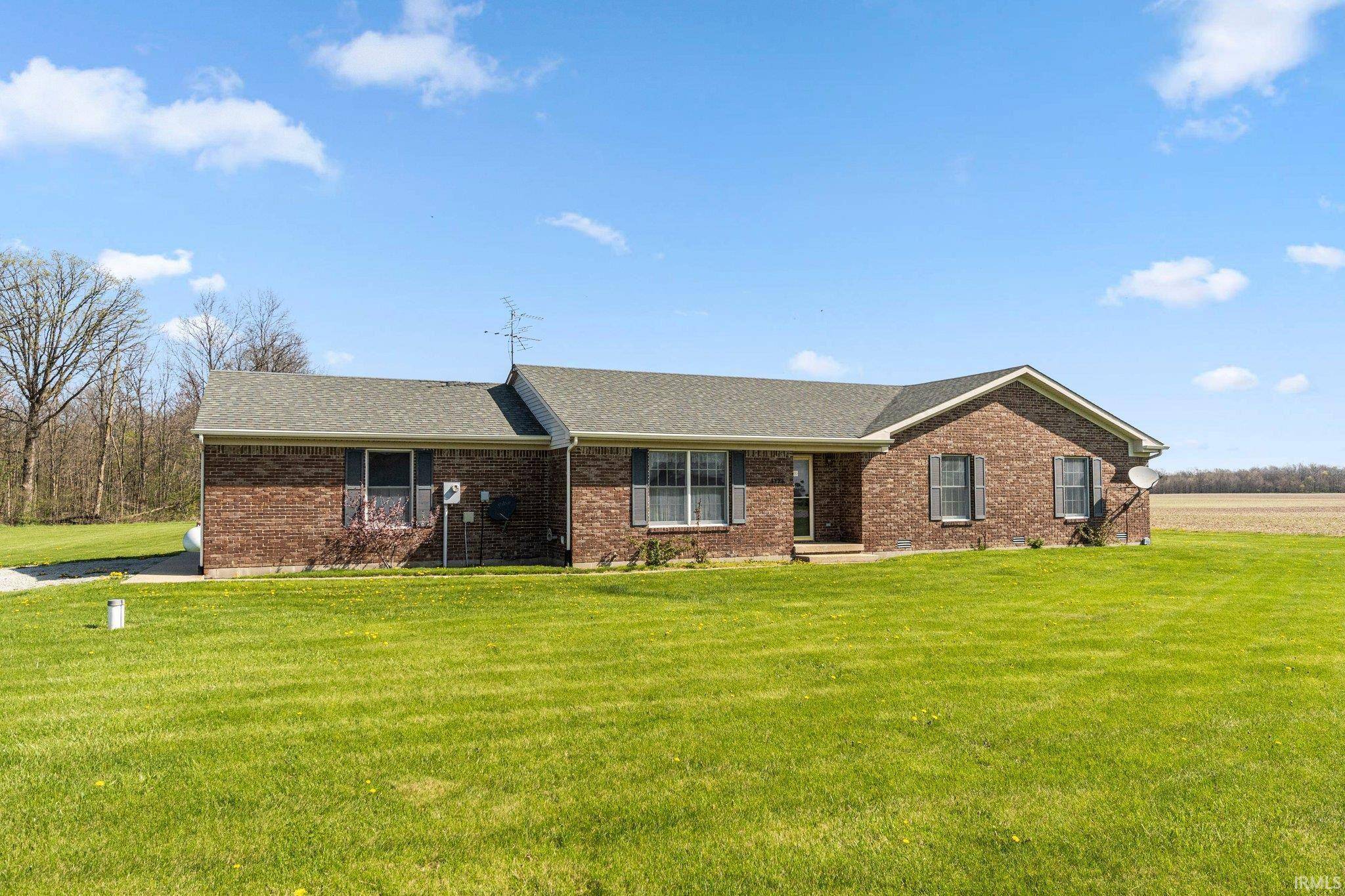 Andrews, IN 46702,8426 W 600 S
