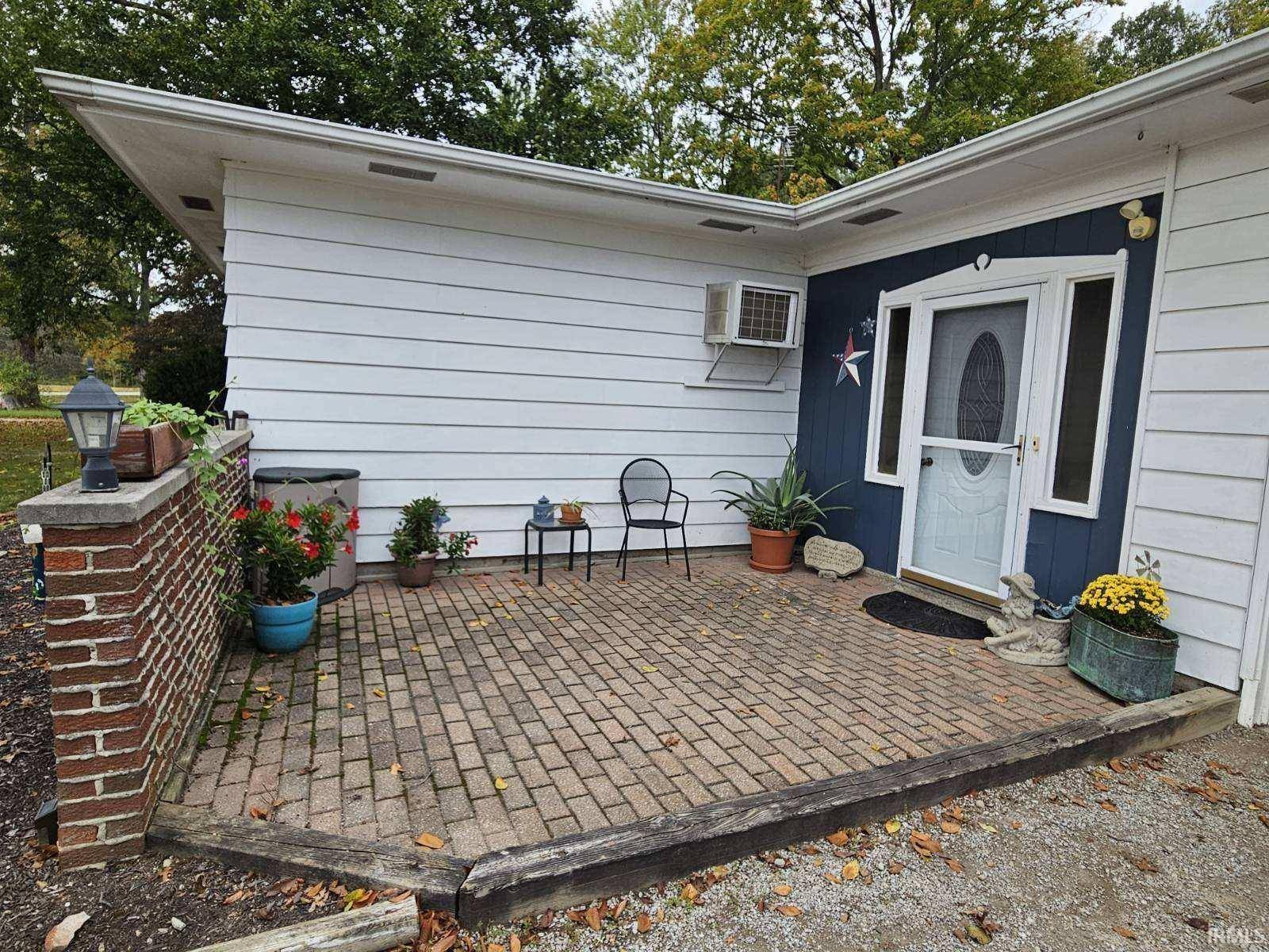 Hoagland, IN 46745,7215 Monroeville Road