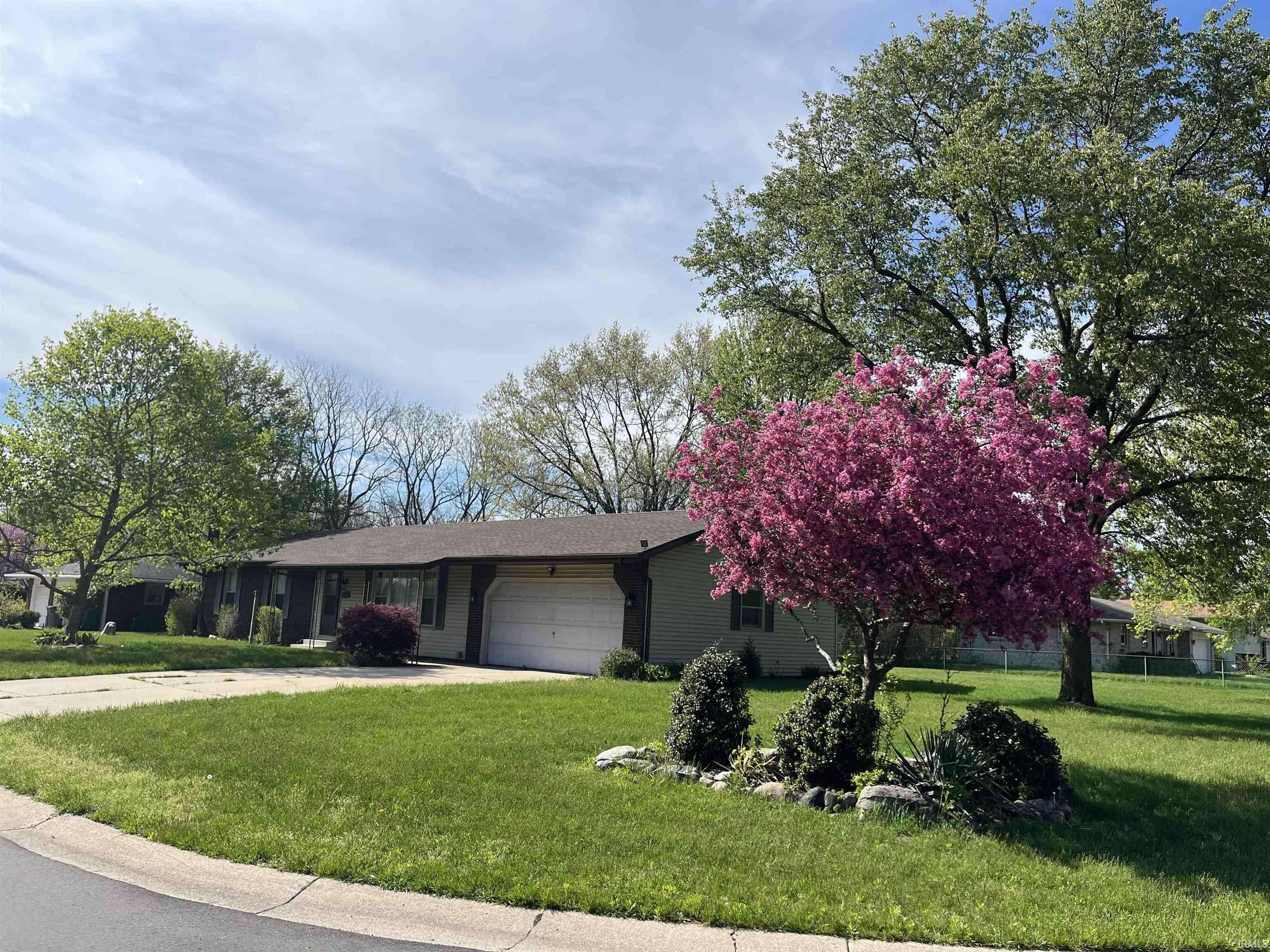 Granger, IN 46530,51851 Hinton Lane