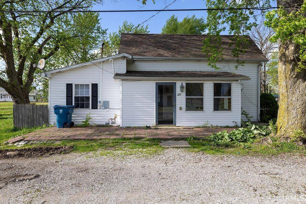 Fowlerton, IN 46930,219 E 1st Street