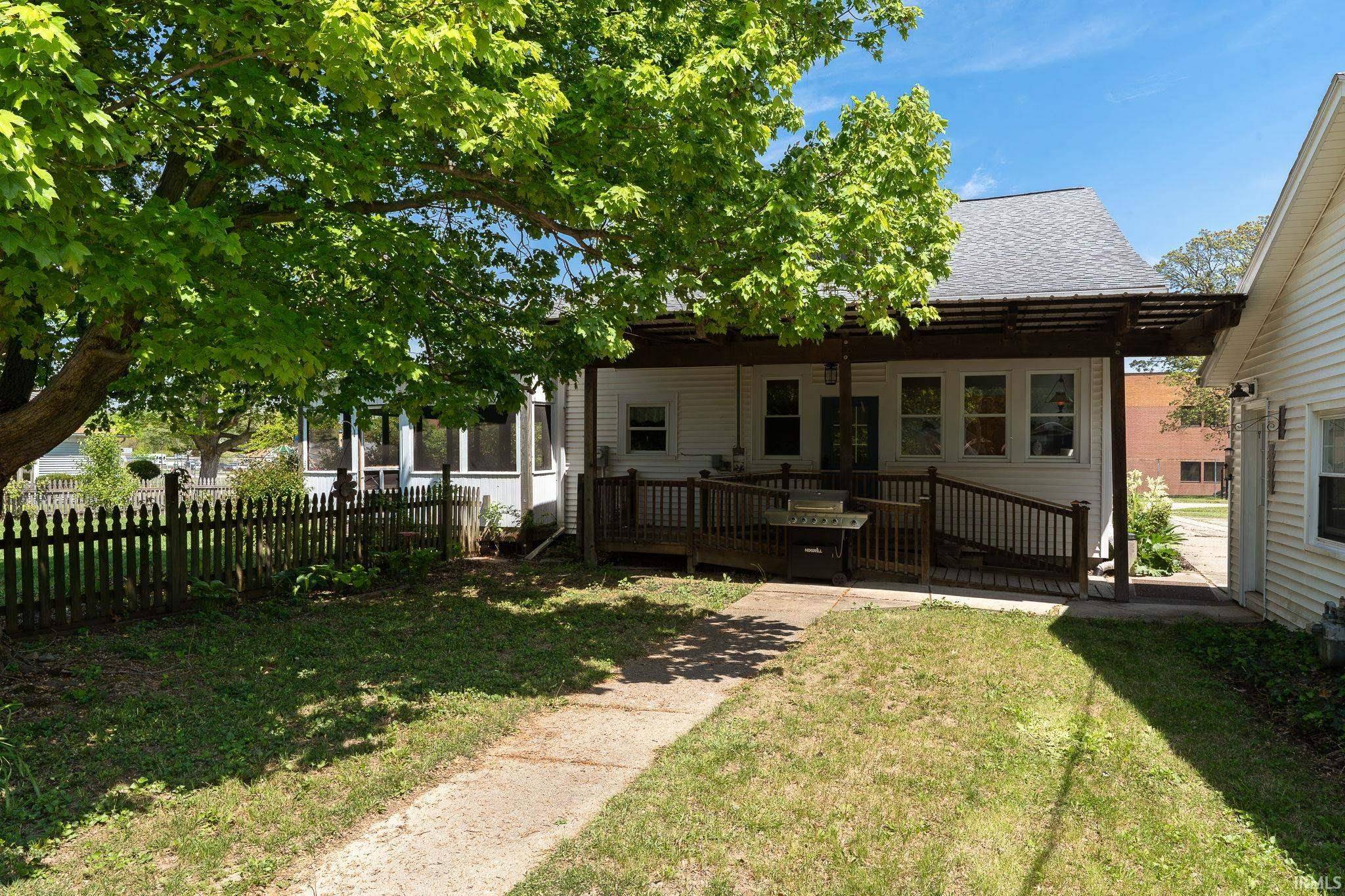 Brookston, IN 47923,903 S Prairie Street