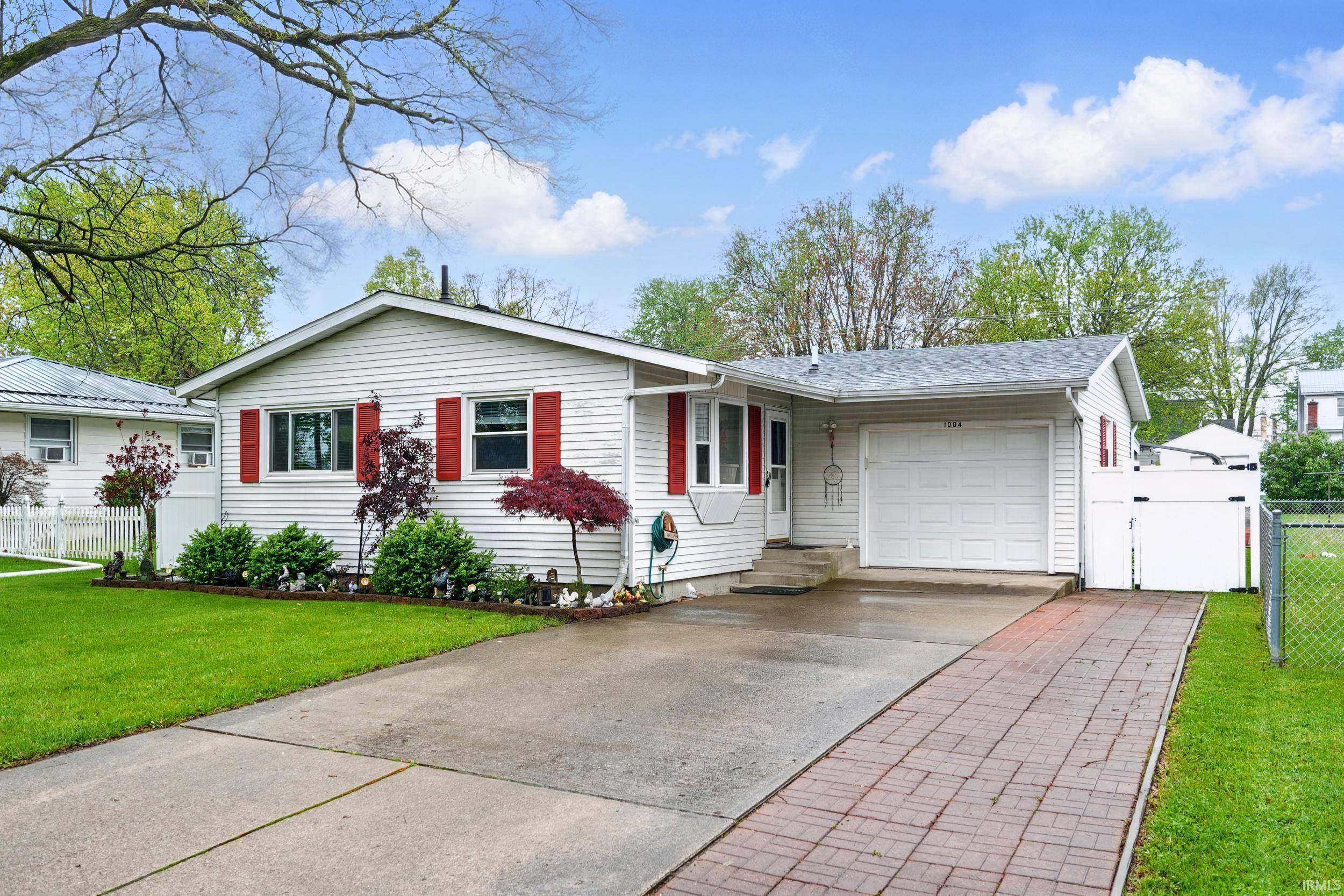 Kendallville, IN 46755,1004 S State Street