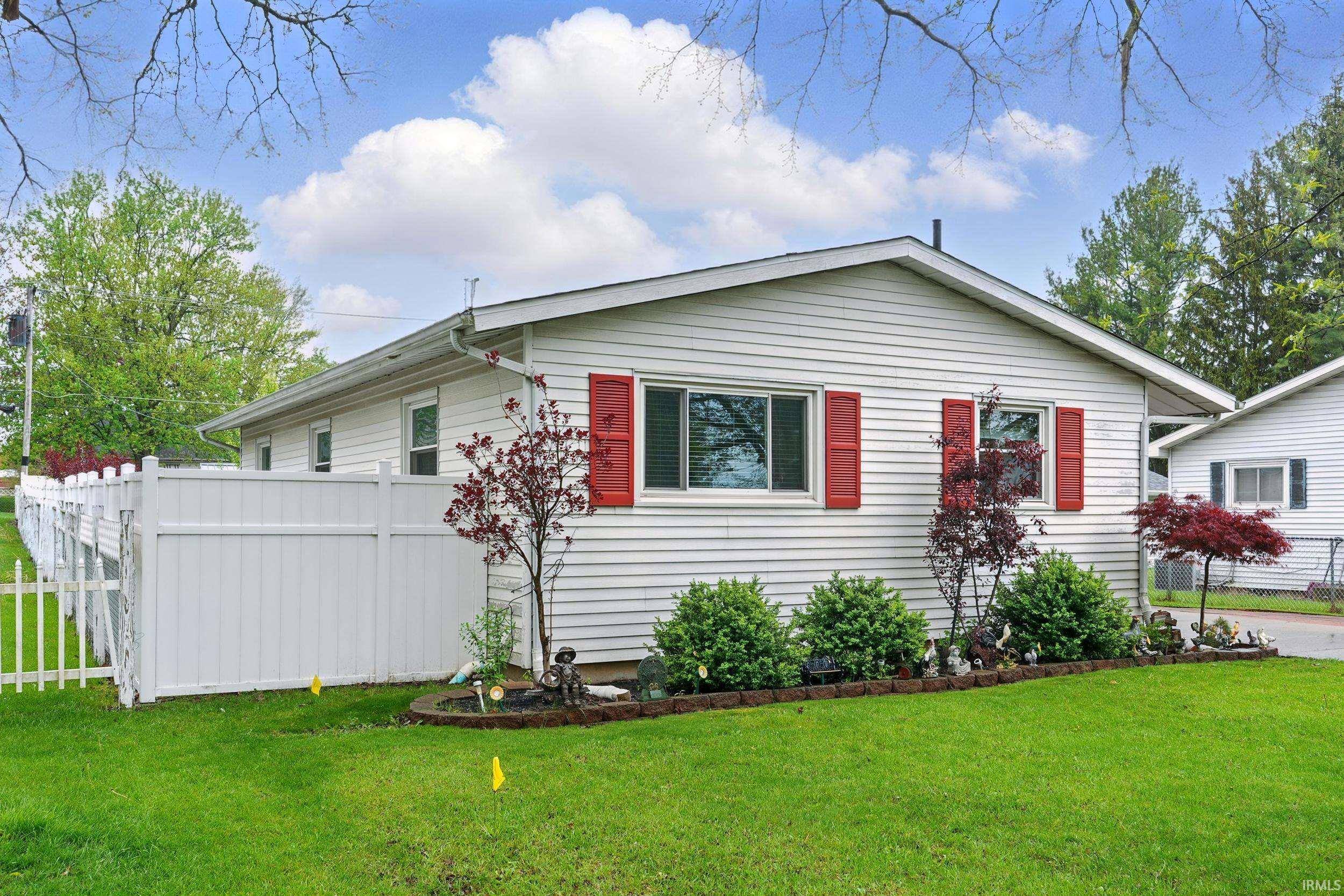 Kendallville, IN 46755,1004 S State Street