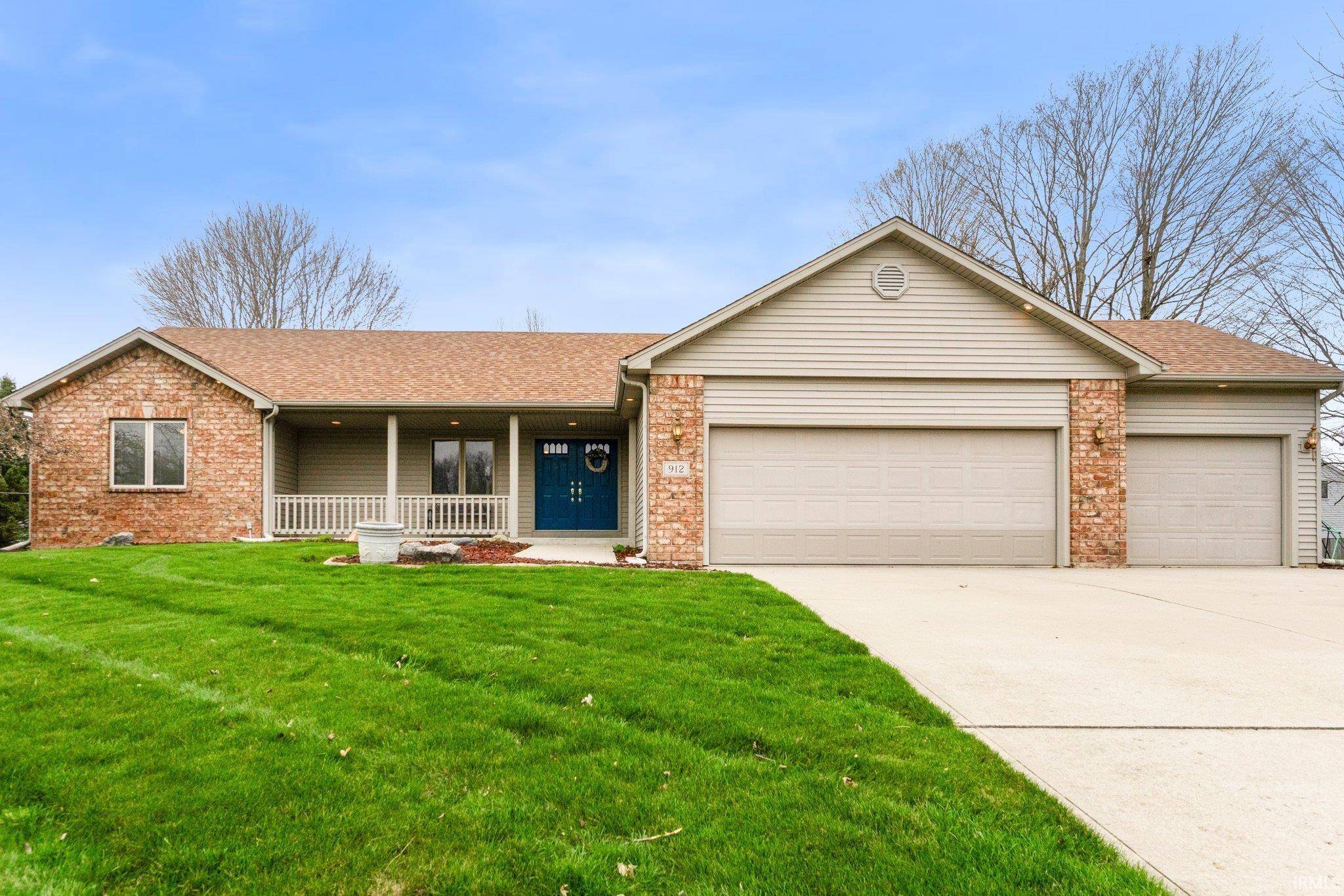 Columbia City, IN 46725,912 E Hawthorn Lane