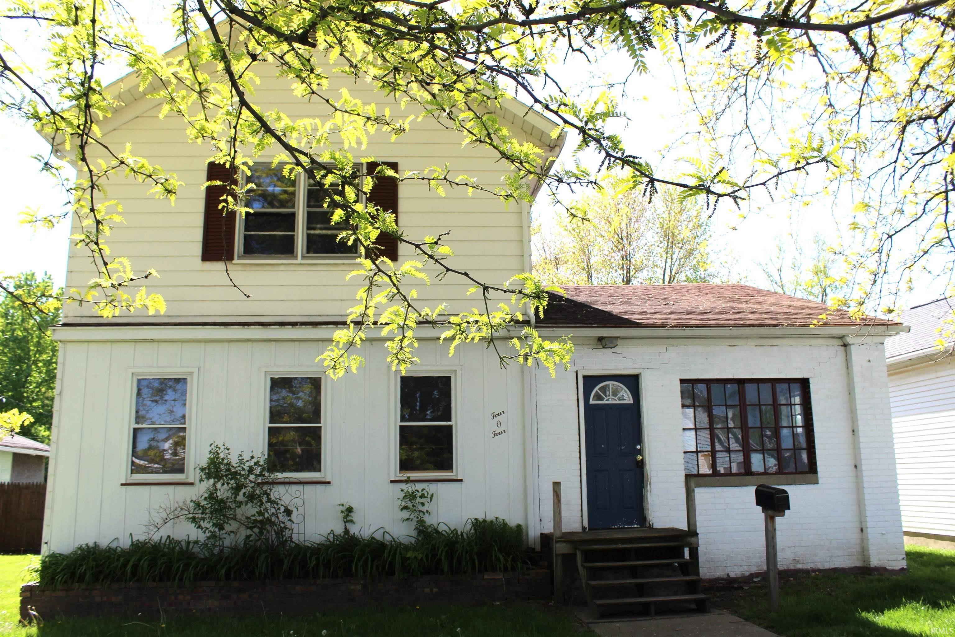Garrett, IN 46738,404 S Peters St