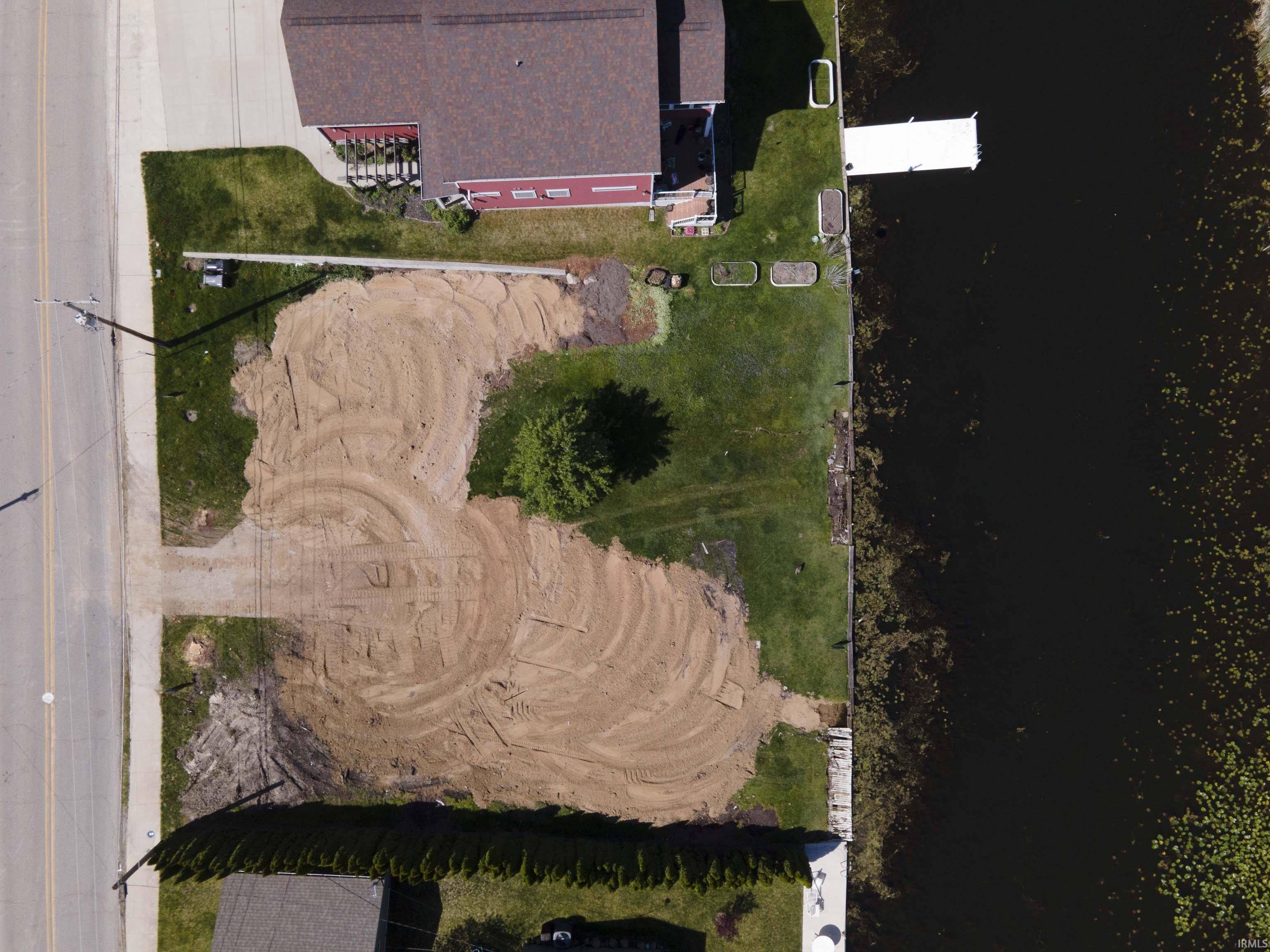 Syracuse, IN 46567,1422 S Harkless Drive