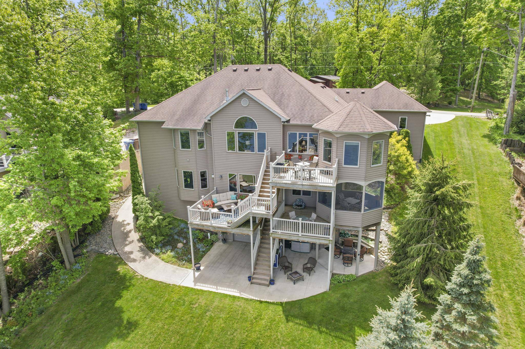 Columbia City, IN 46725,1715 E Schug Road