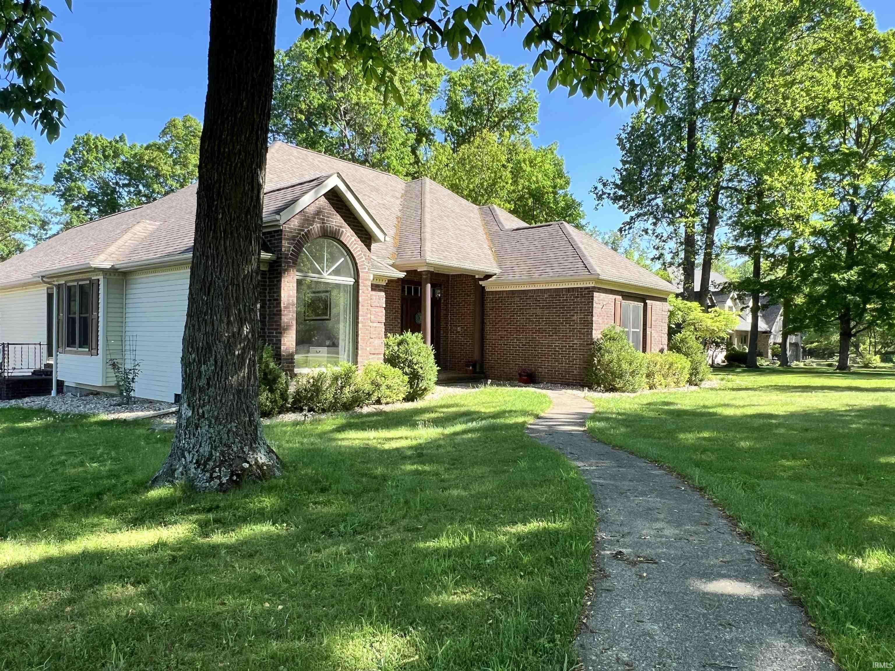 Bedford, IN 47421,165 The Woods