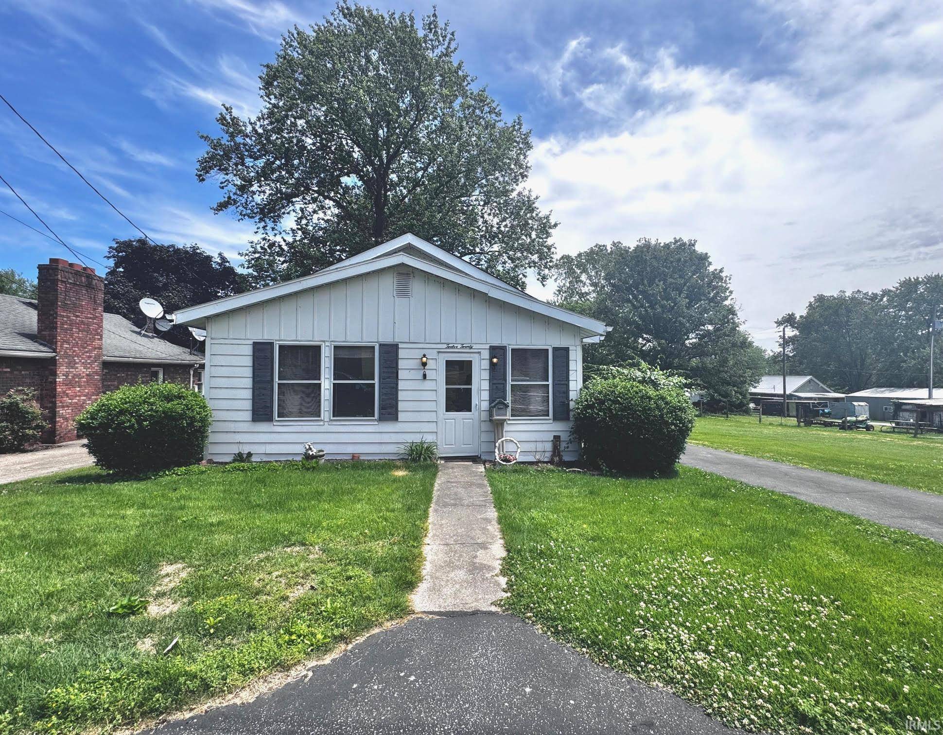 Princeton, IN 47670,1220 S Darwin Avenue