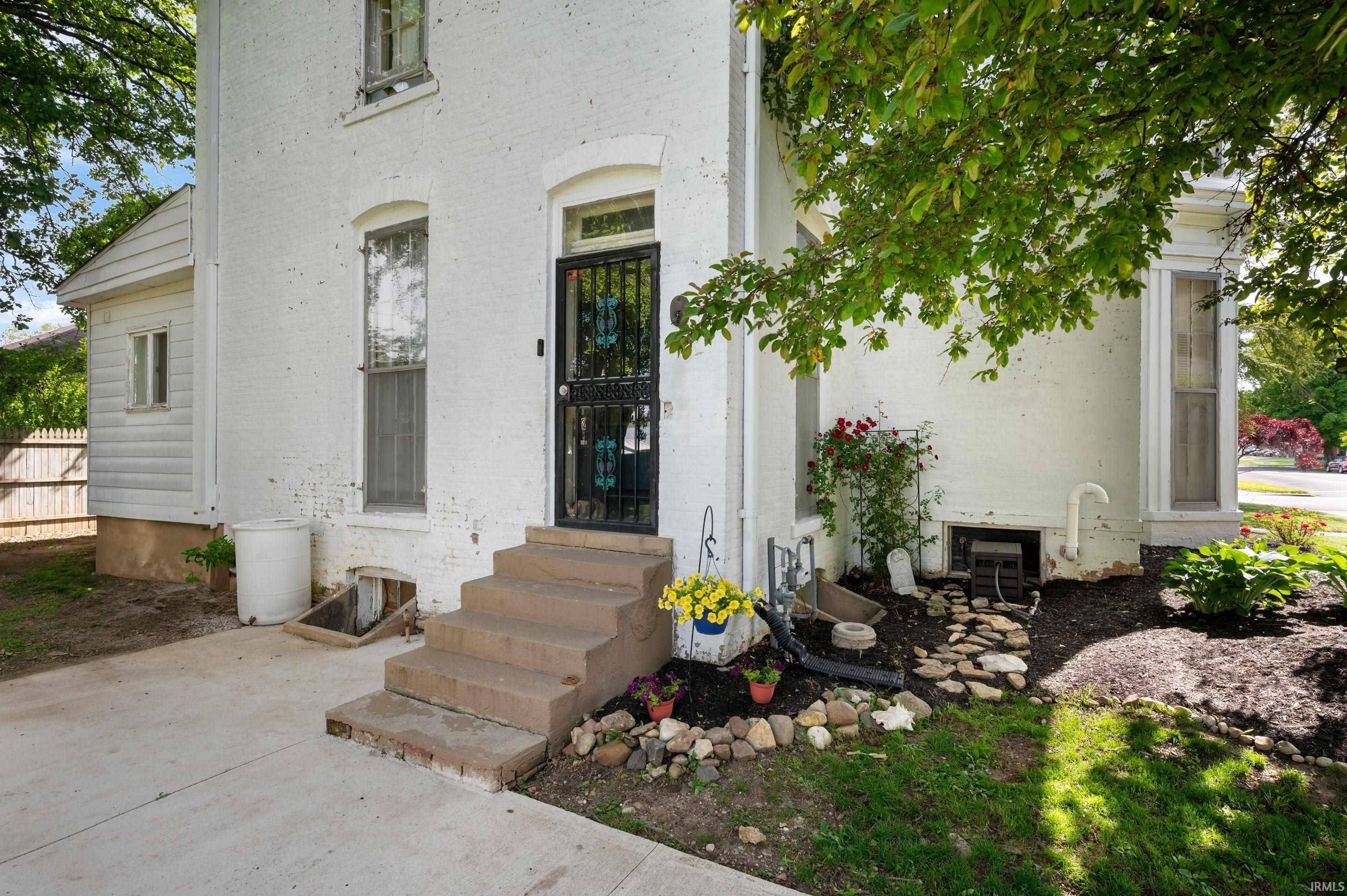 Knightstown, IN 46148-1234,8 W Jackson Street