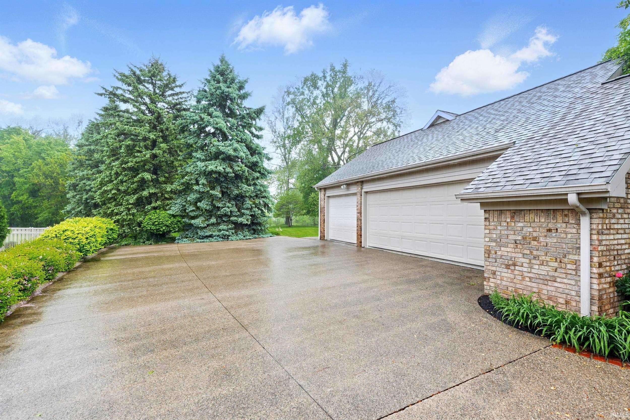 Auburn, IN 46706,926 Phaeton Way