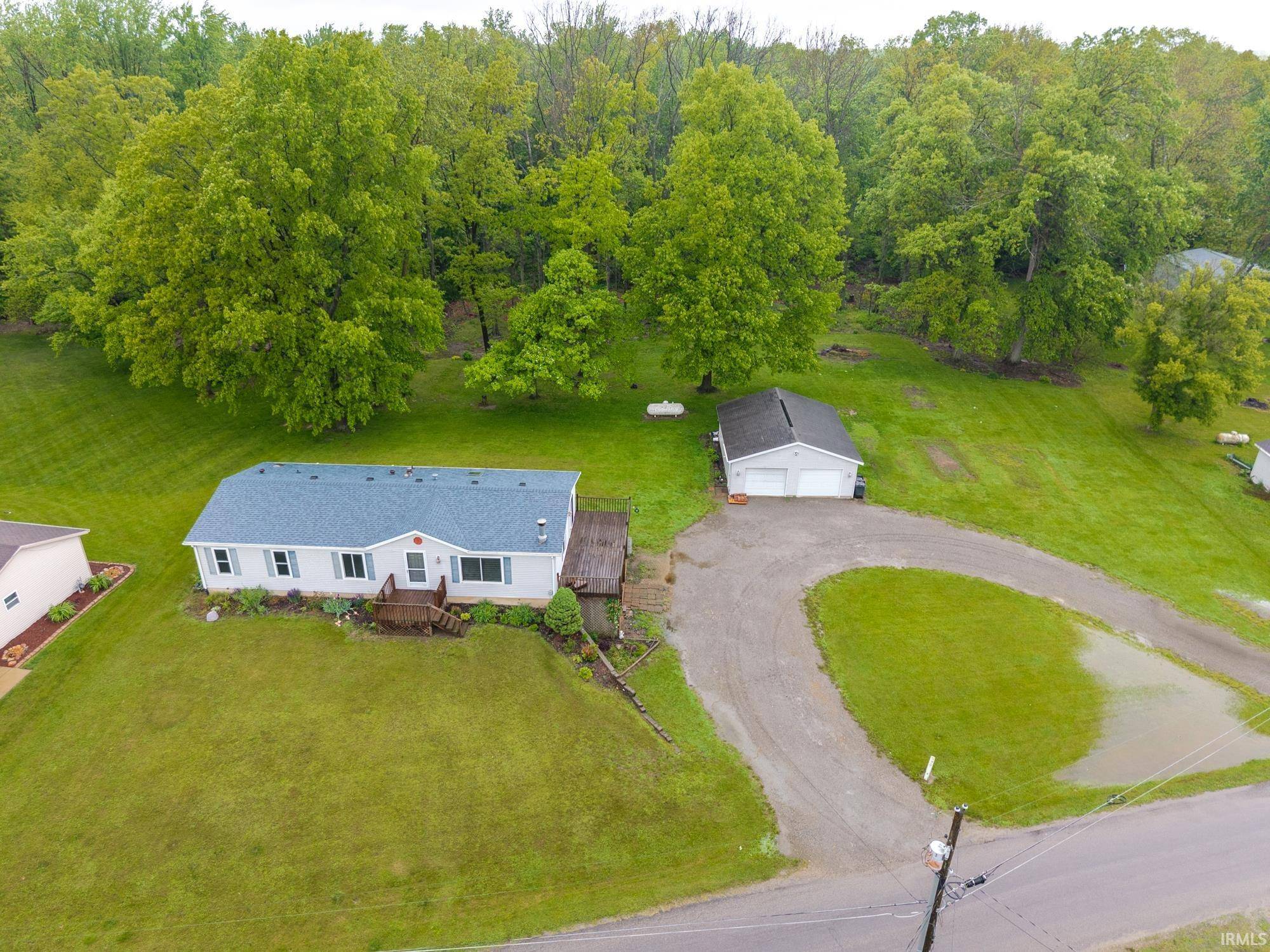 Wolcottville, IN 46795,815 W w 575 s