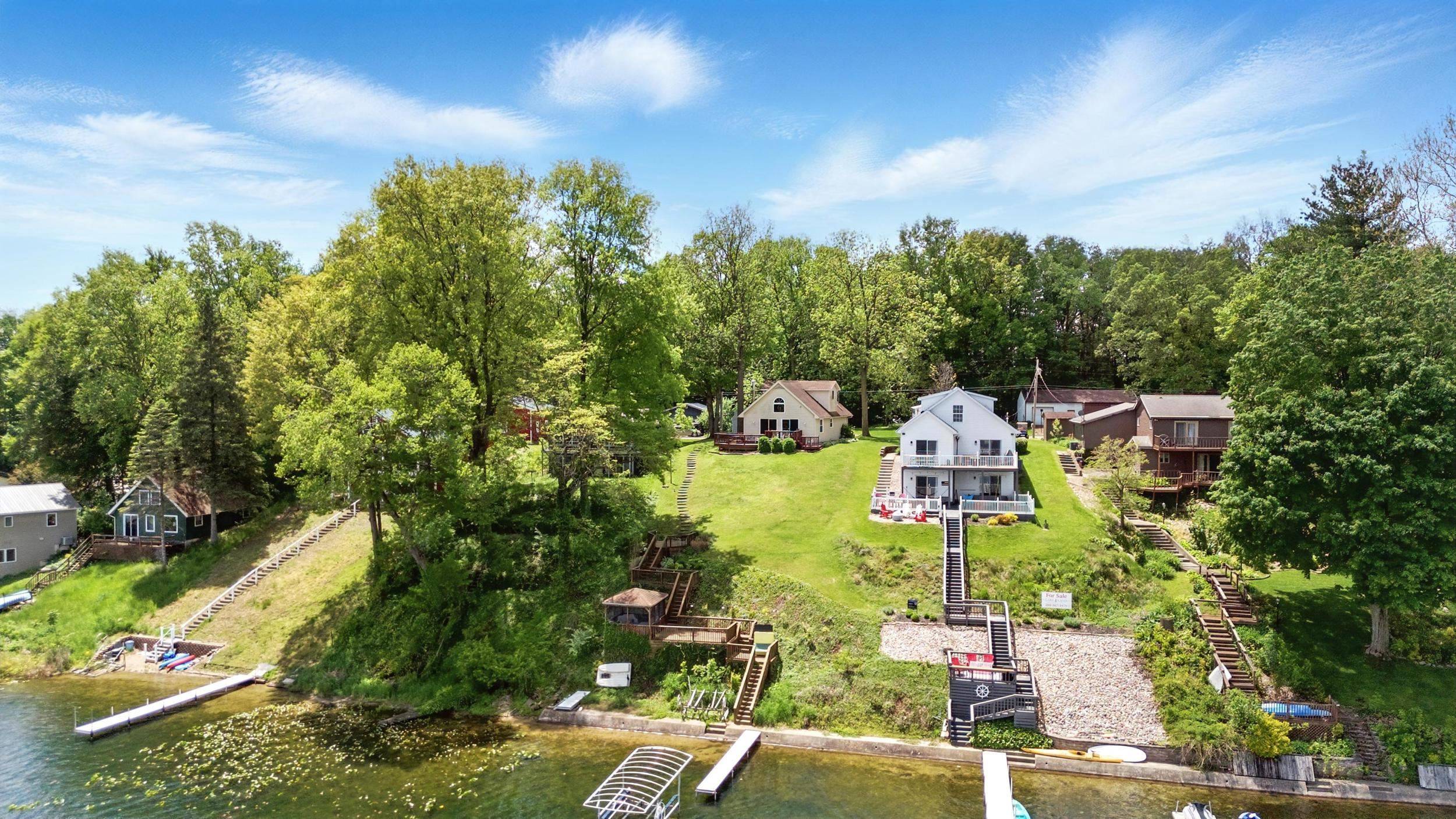 Wolcottville, IN 46795,5585 S 930 E