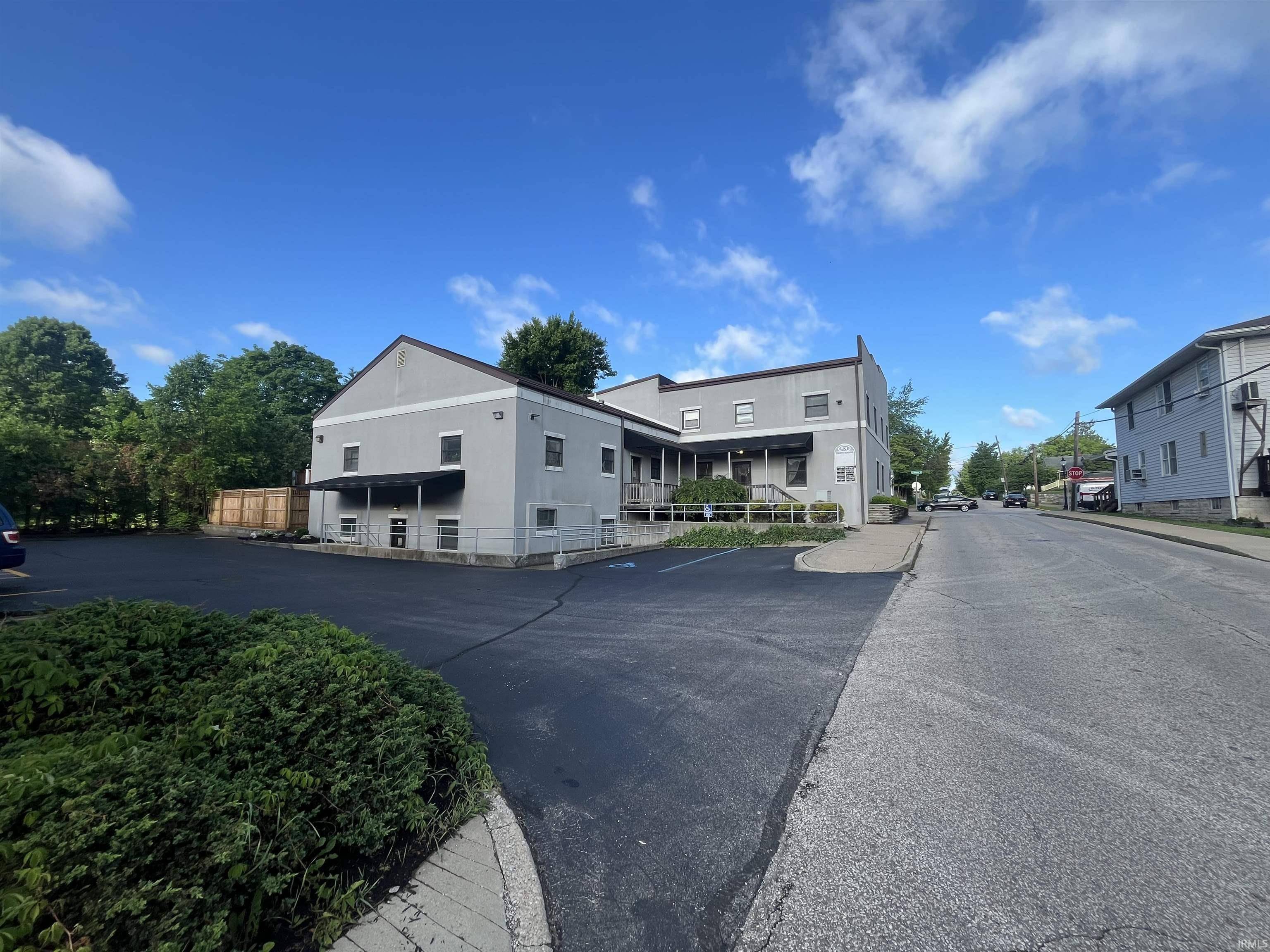 Bloomington, IN 47403,901 S Rogers Street