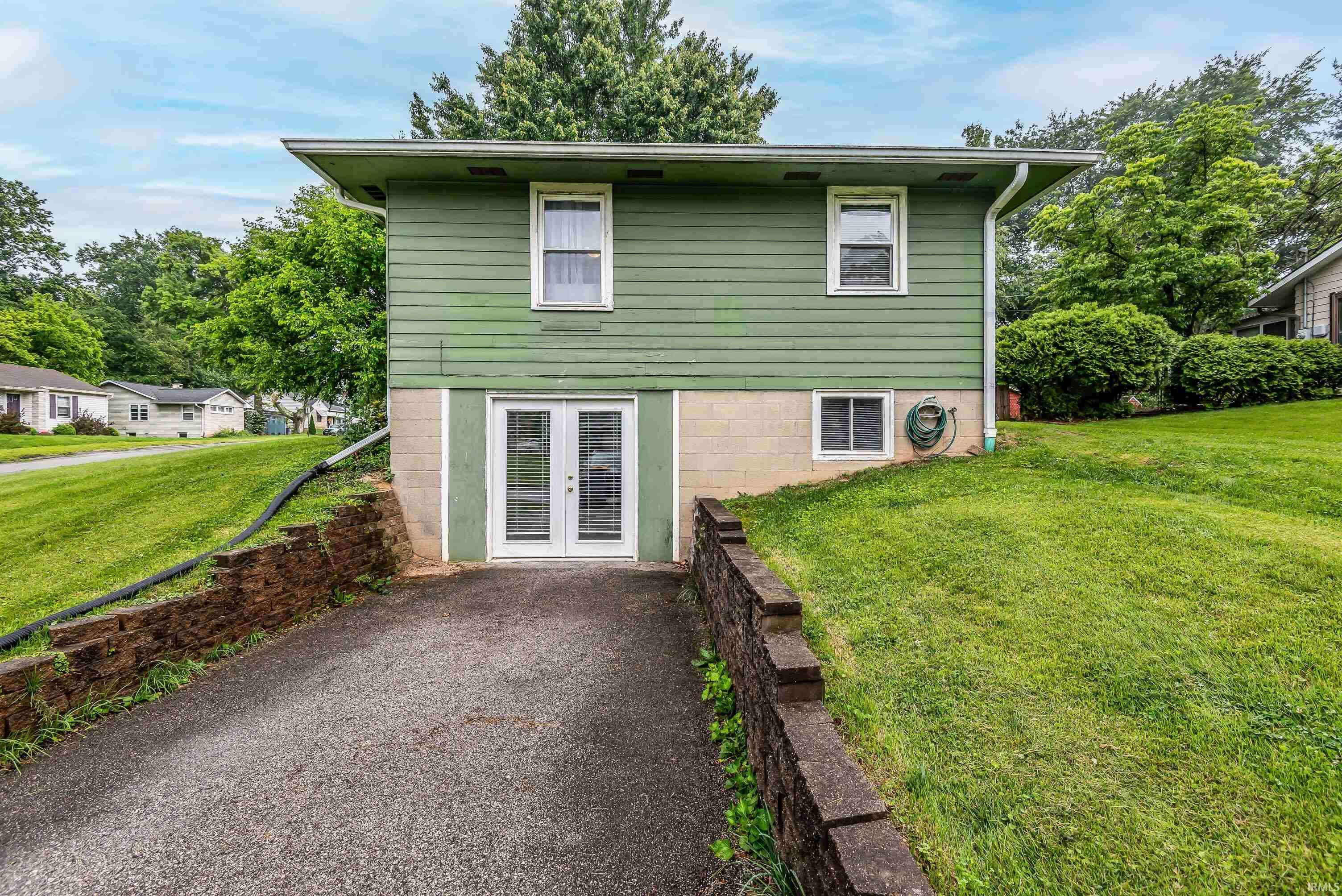 Bloomington, IN 47408,102 S Hillsdale Drive