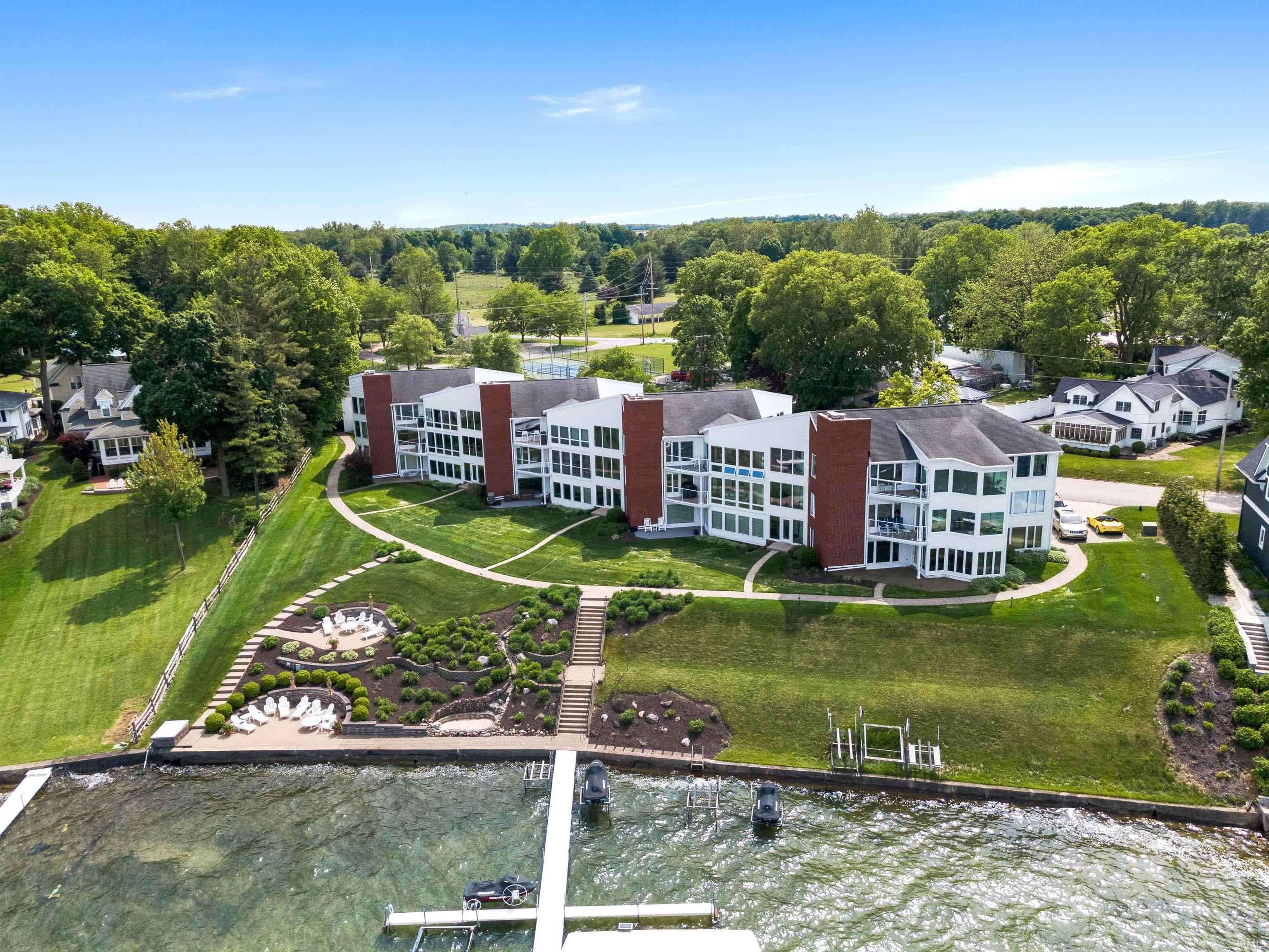 Syracuse, IN 46567,10660 N Southshore Drive #D3