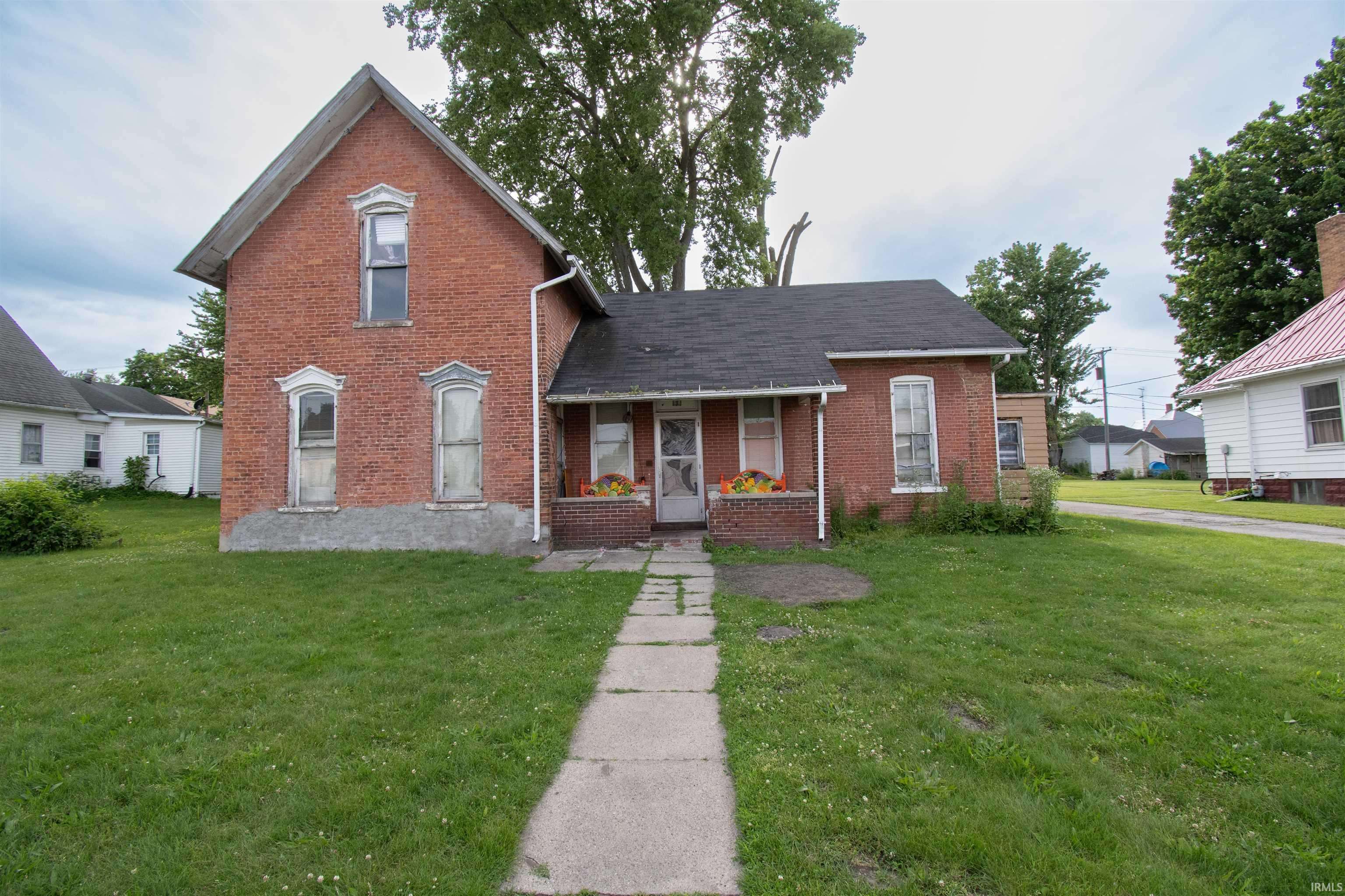 Ligonier, IN 46767-2232,504 McLean Street