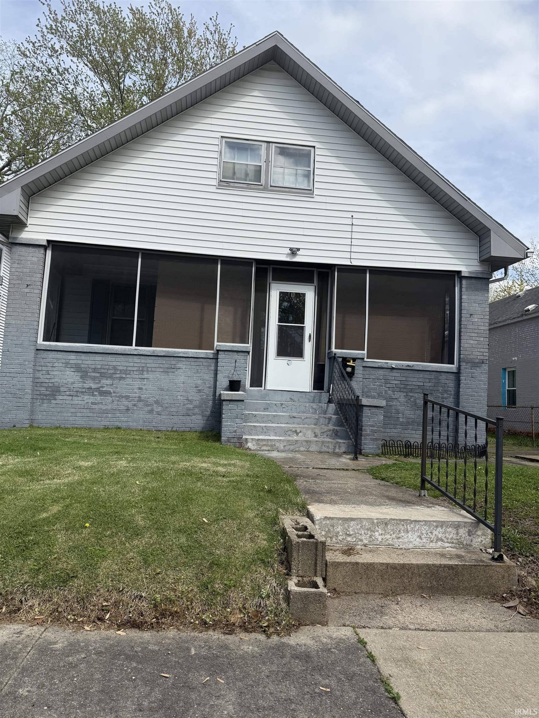 Evansville, IN 47713,1422 S Elliott Street