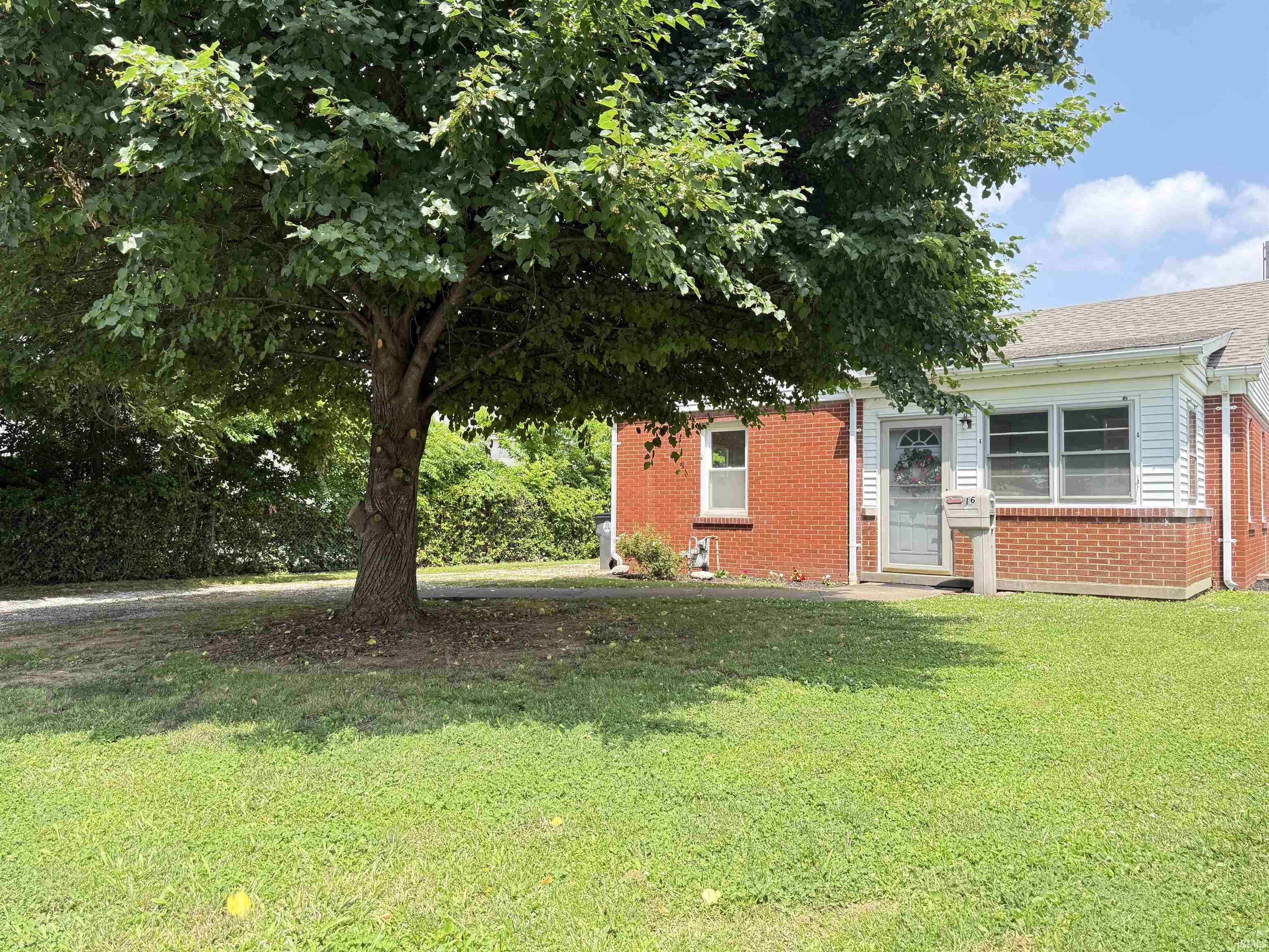 Evansville, IN 47714,16 S Taft Avenue