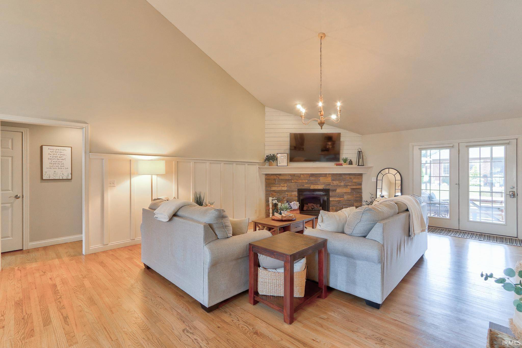 Haubstadt, IN 47639-8233,706 E Laurel Ridge Court