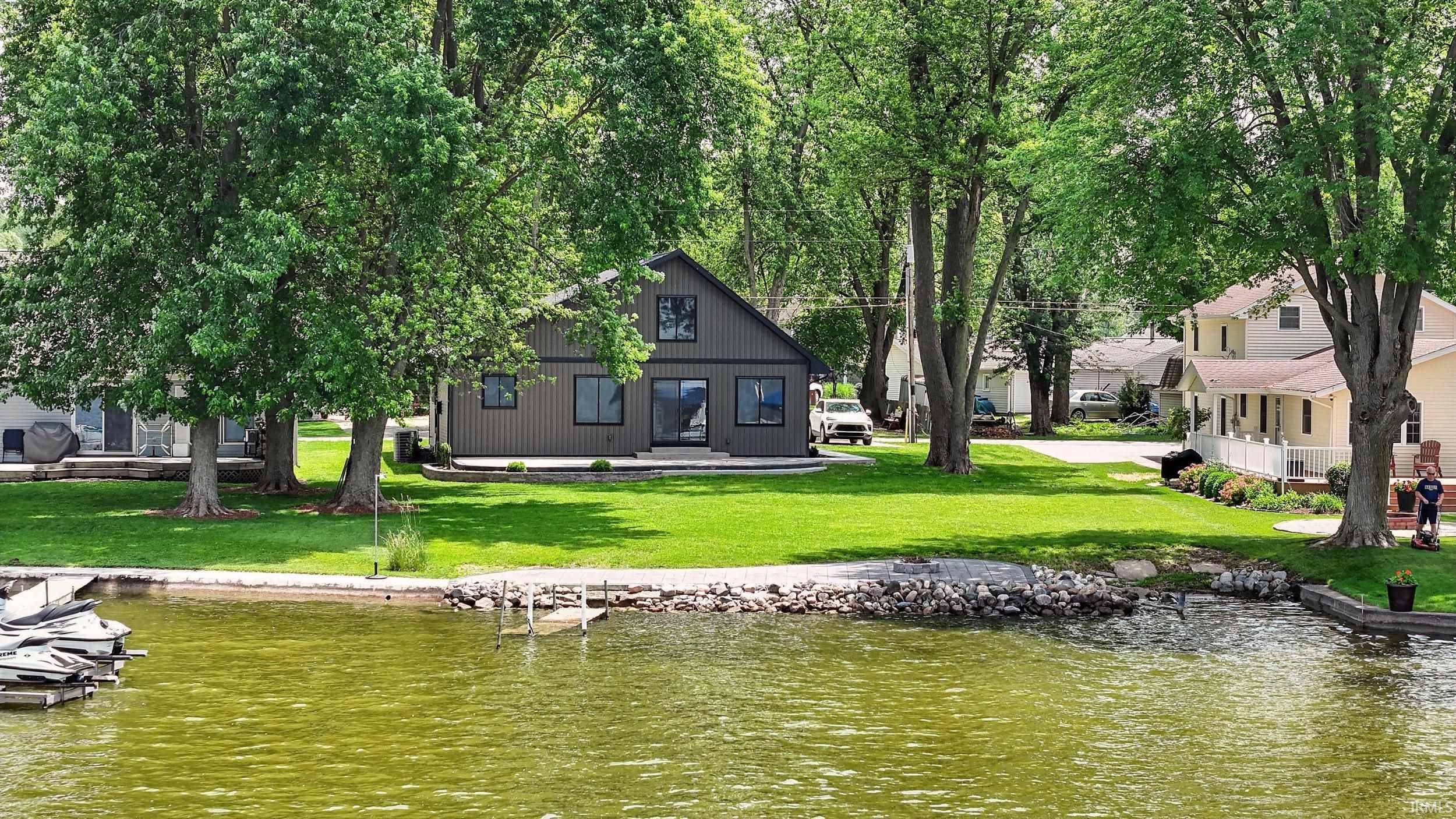 Wolcottville, IN 46795,6540 S 070 E