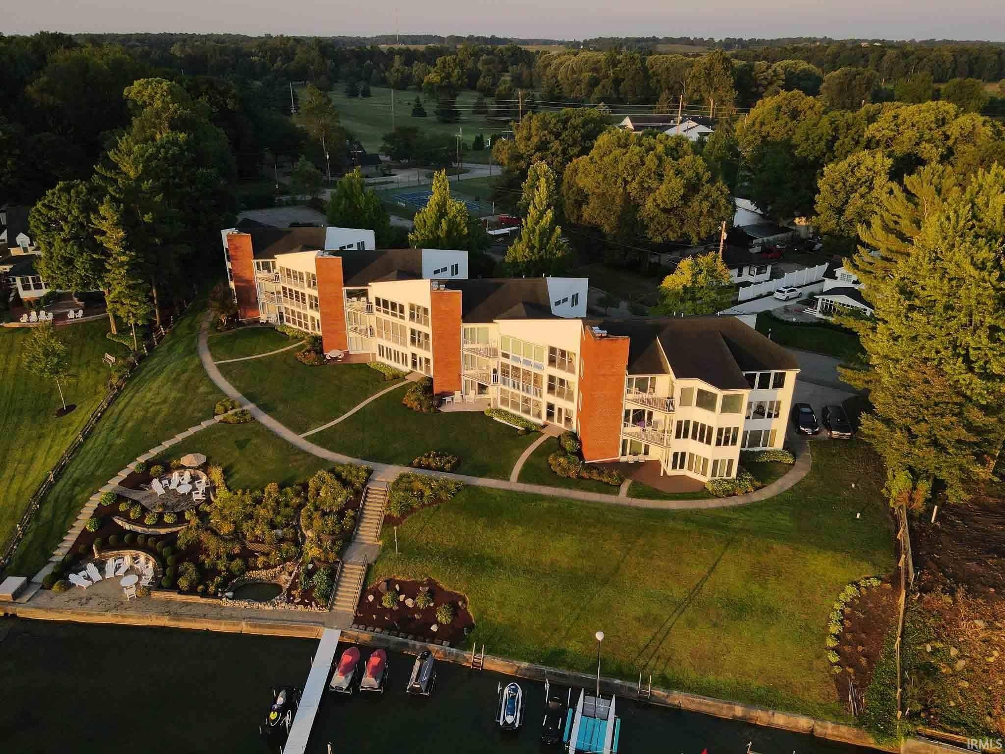 Syracuse, IN 46567,10660 N South Shore Drive #D-1