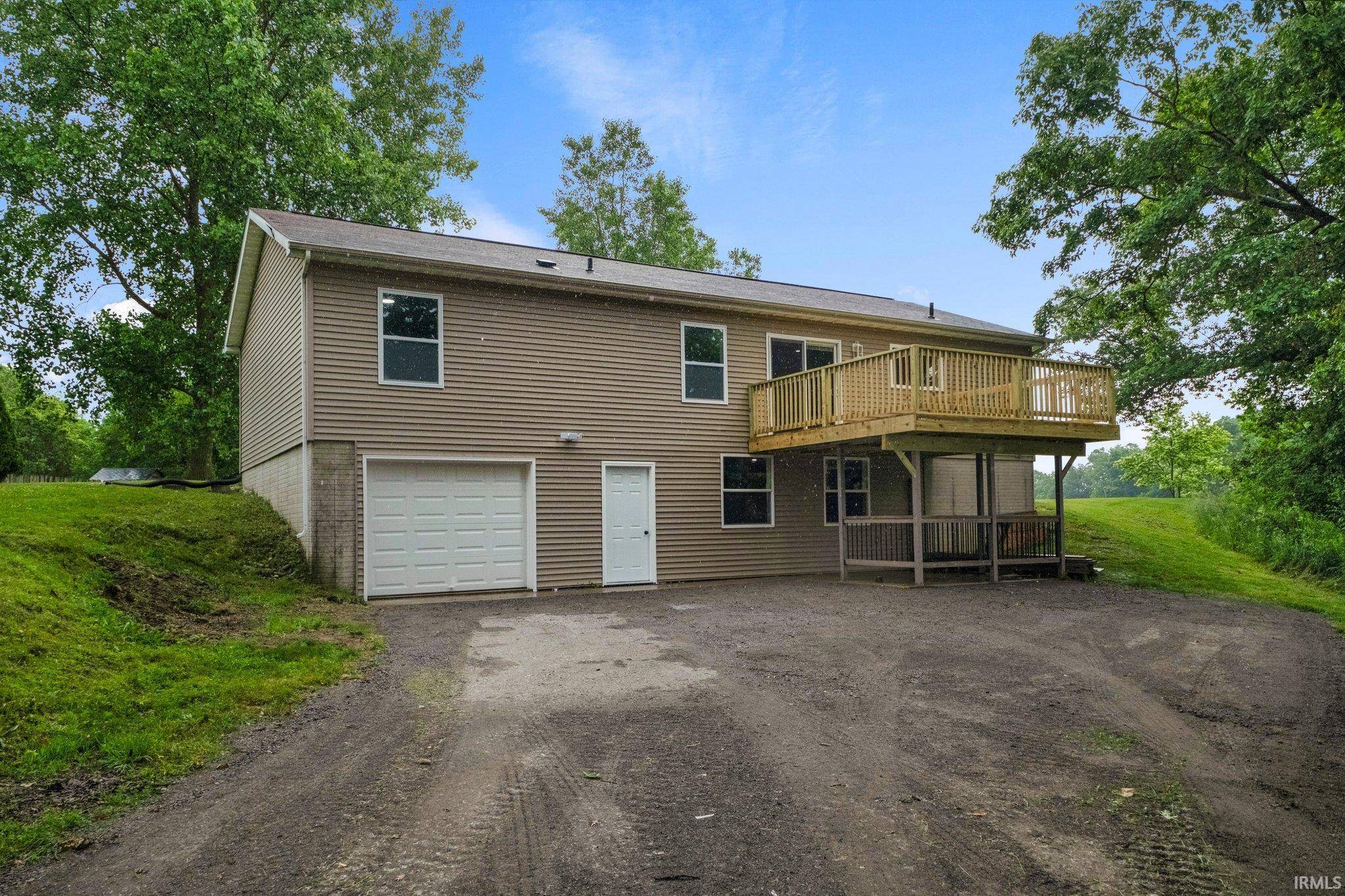 Wolcottville, IN 46795,7565 E 625 S