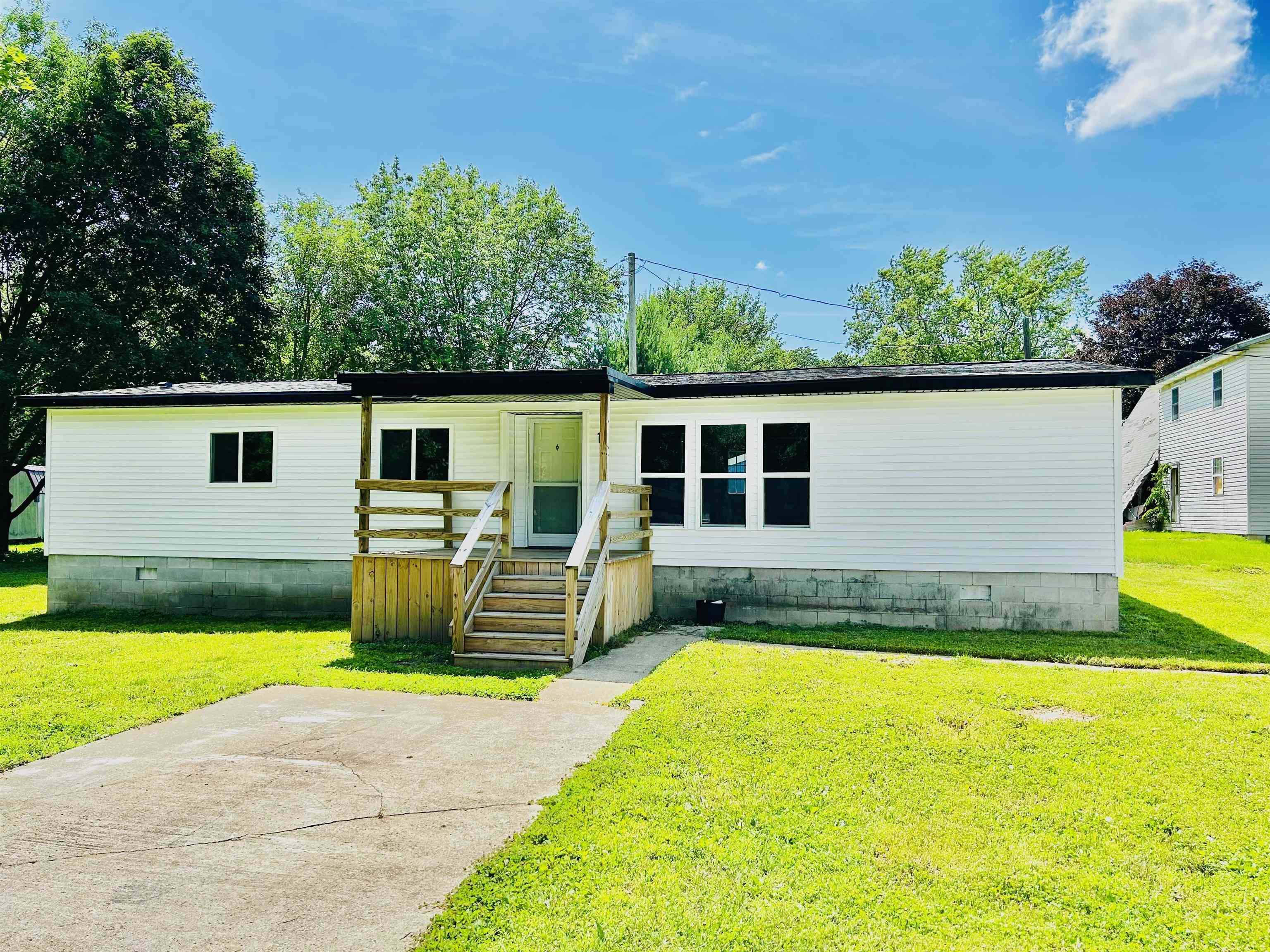 North Manchester, IN 46962,14 Meadowlark Lane
