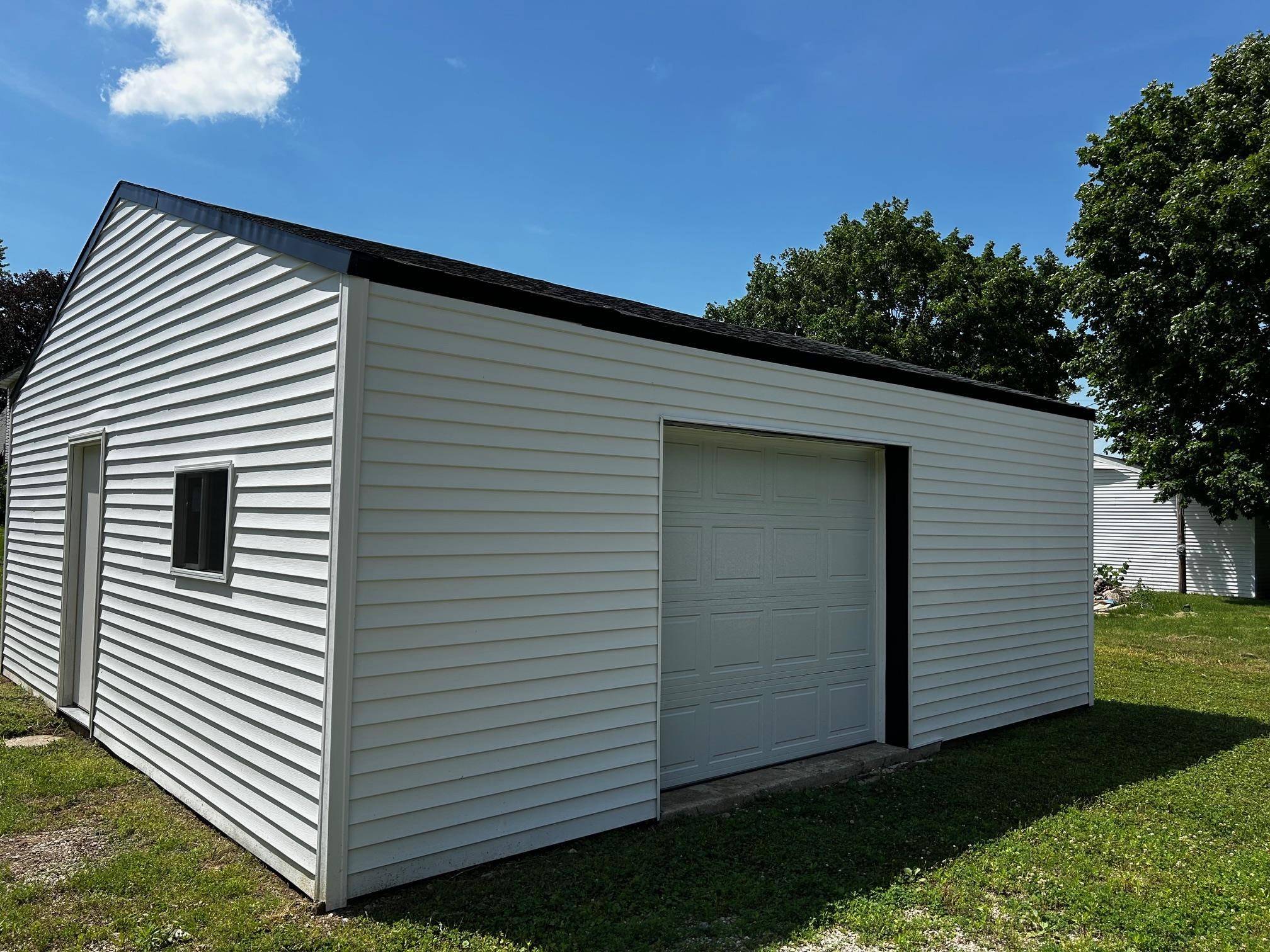 North Manchester, IN 46962,14 Meadowlark Lane