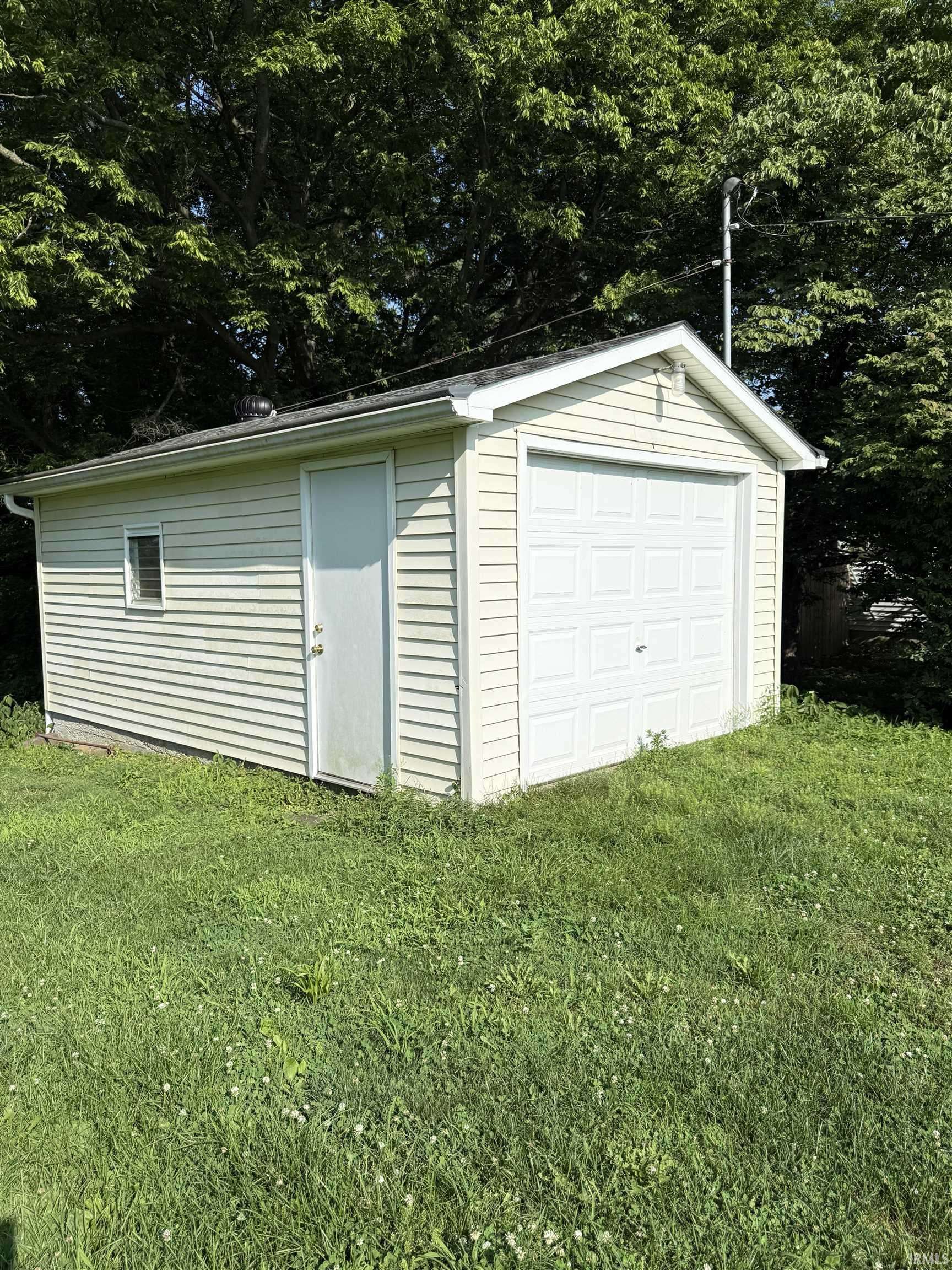 Newburgh, IN 47630,7922 Yankeetown Road