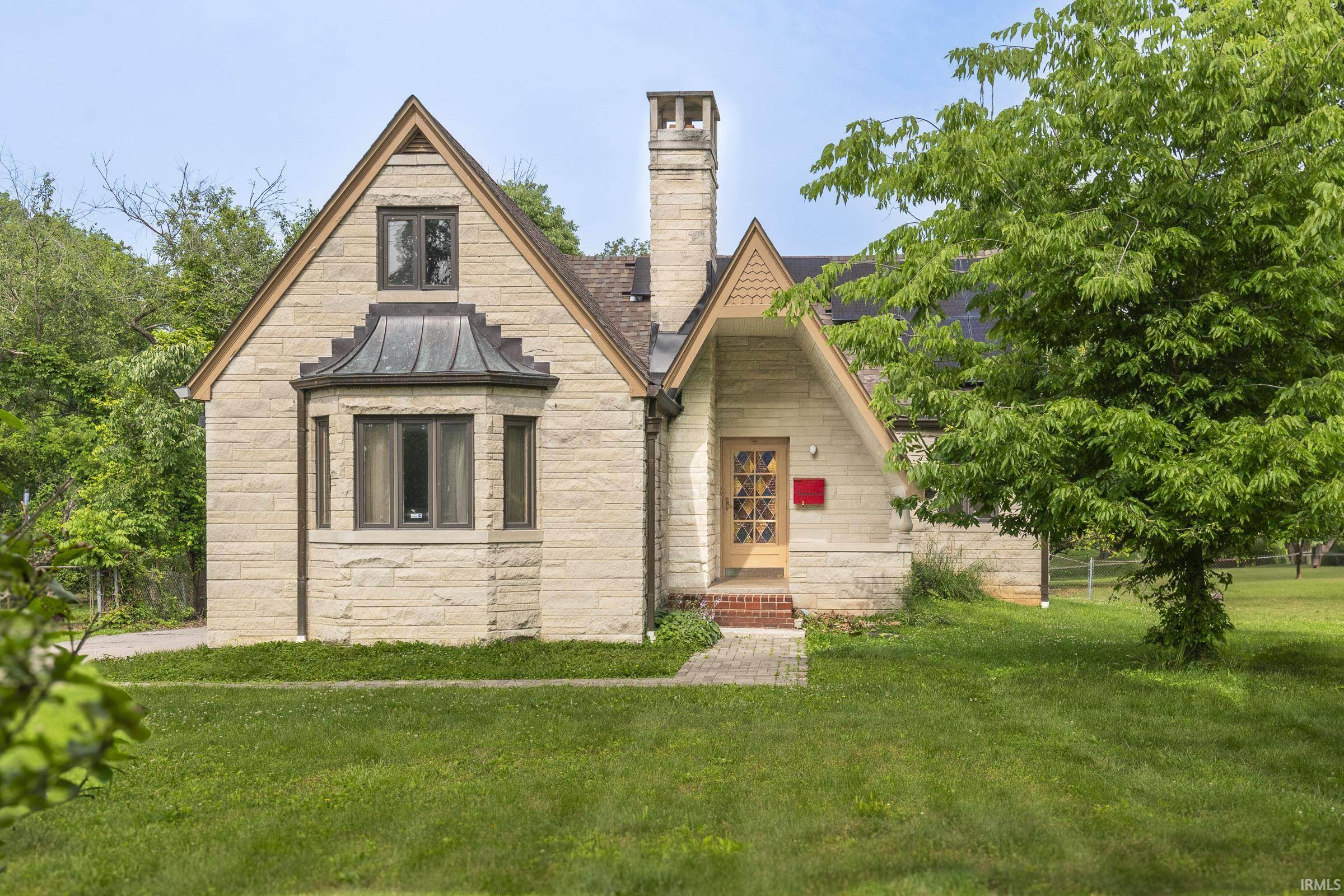 Bloomington, IN 47401,820 S High Street