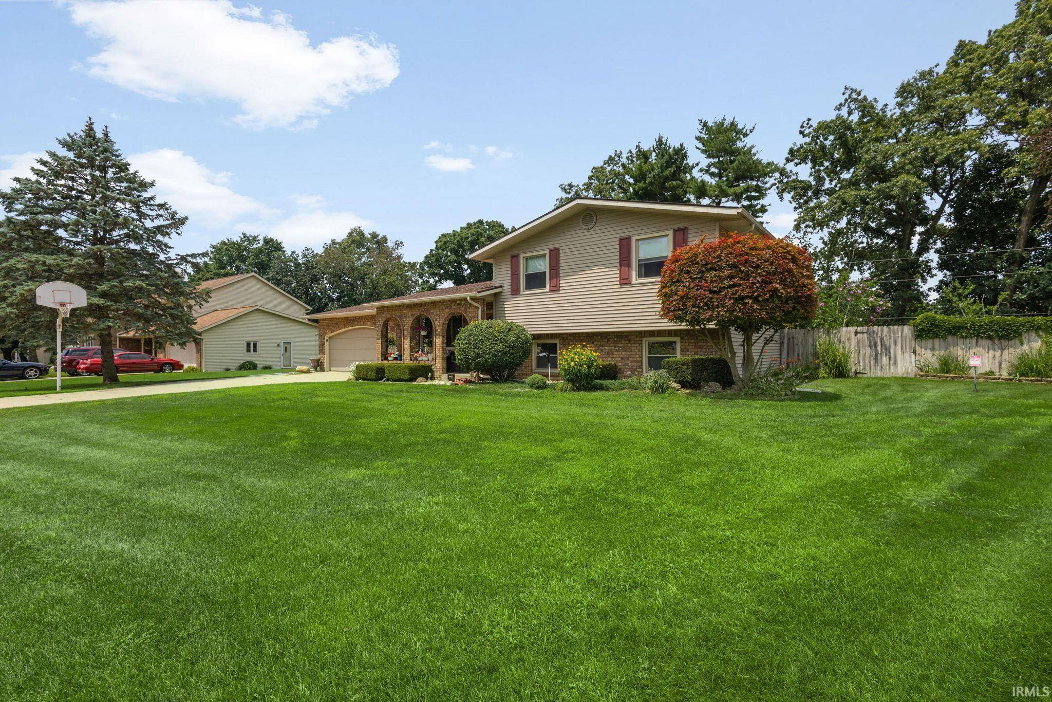 Granger, IN 46530,52526 Farmingdale Drive