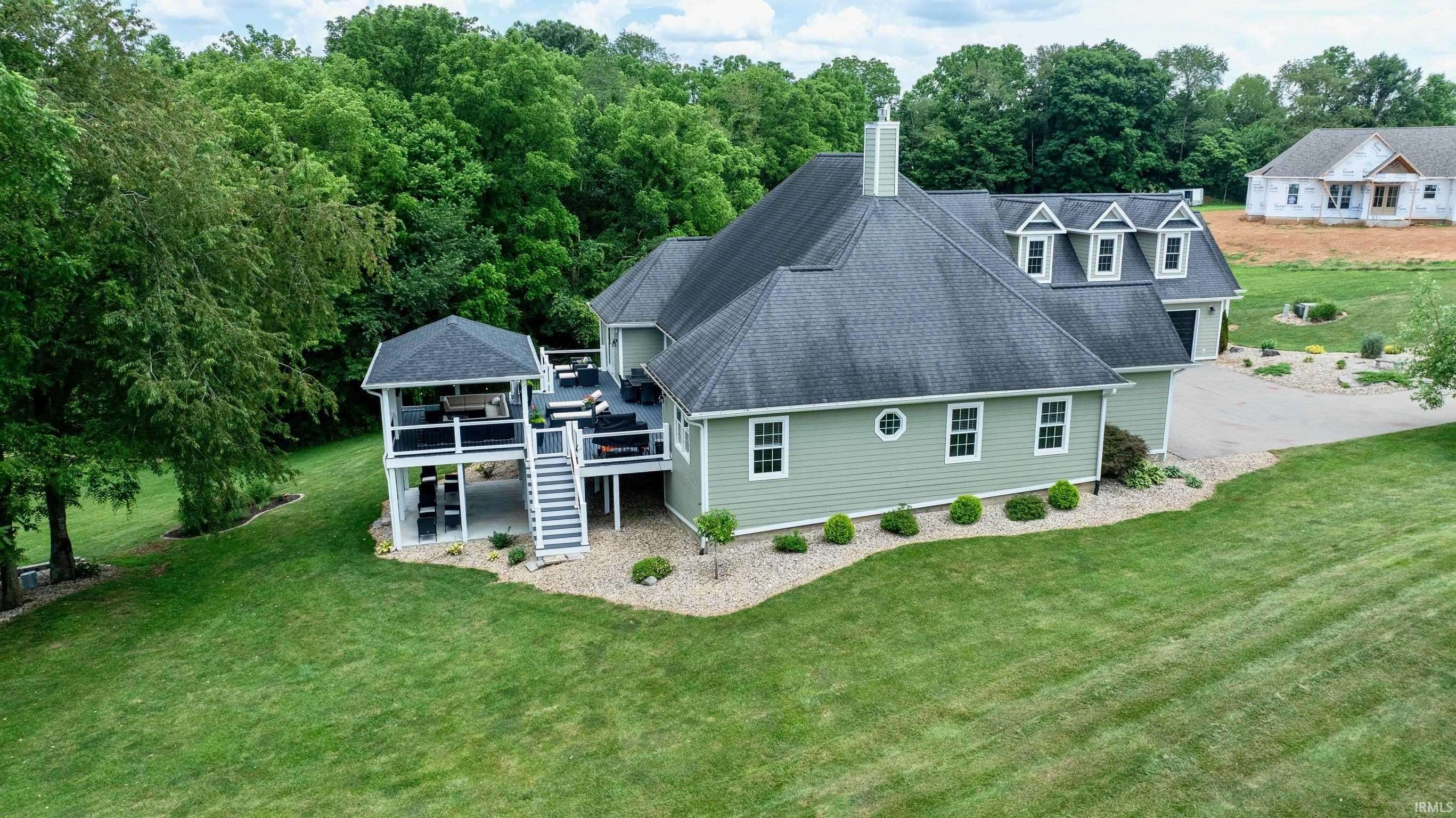 Bedford, IN 47421,922 Meadowlake Court