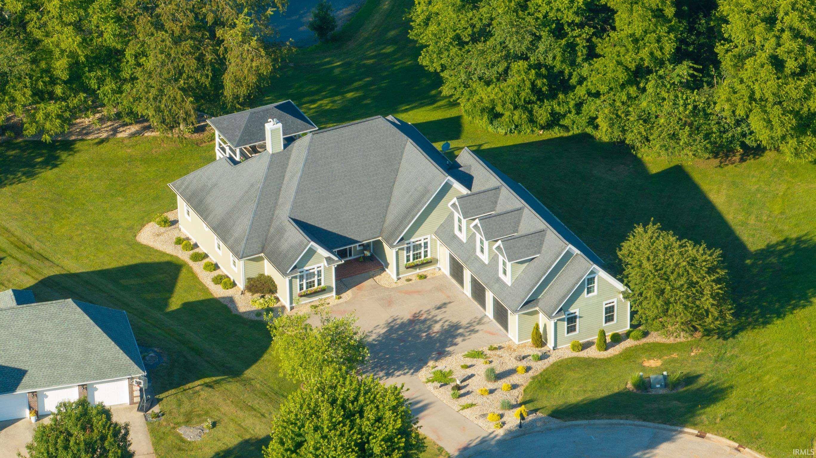 Bedford, IN 47421,922 Meadowlake Court