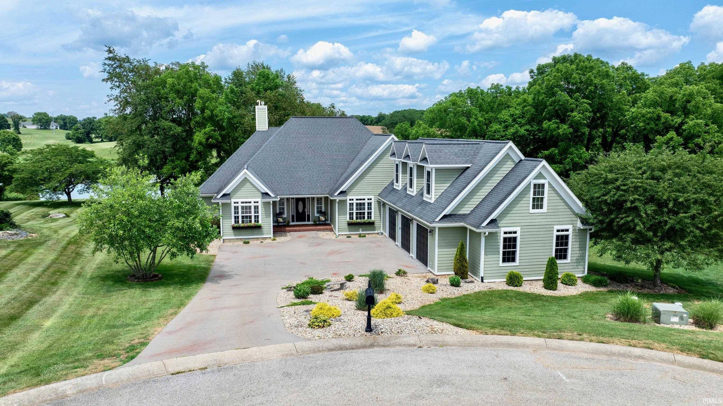 Bedford, IN 47421,922 Meadowlake Court