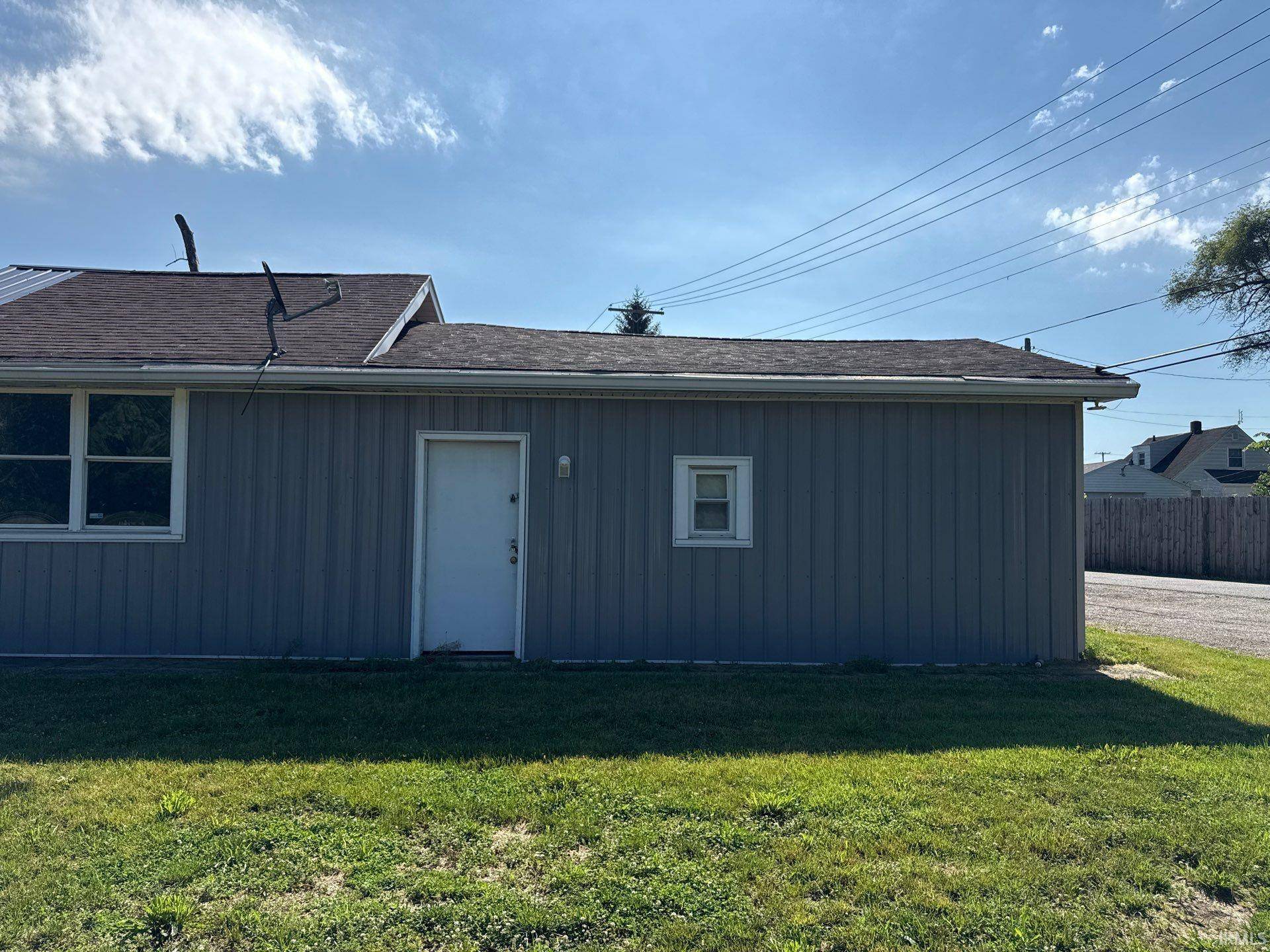 Mishawaka, IN 46544,1719 Lincolnway W