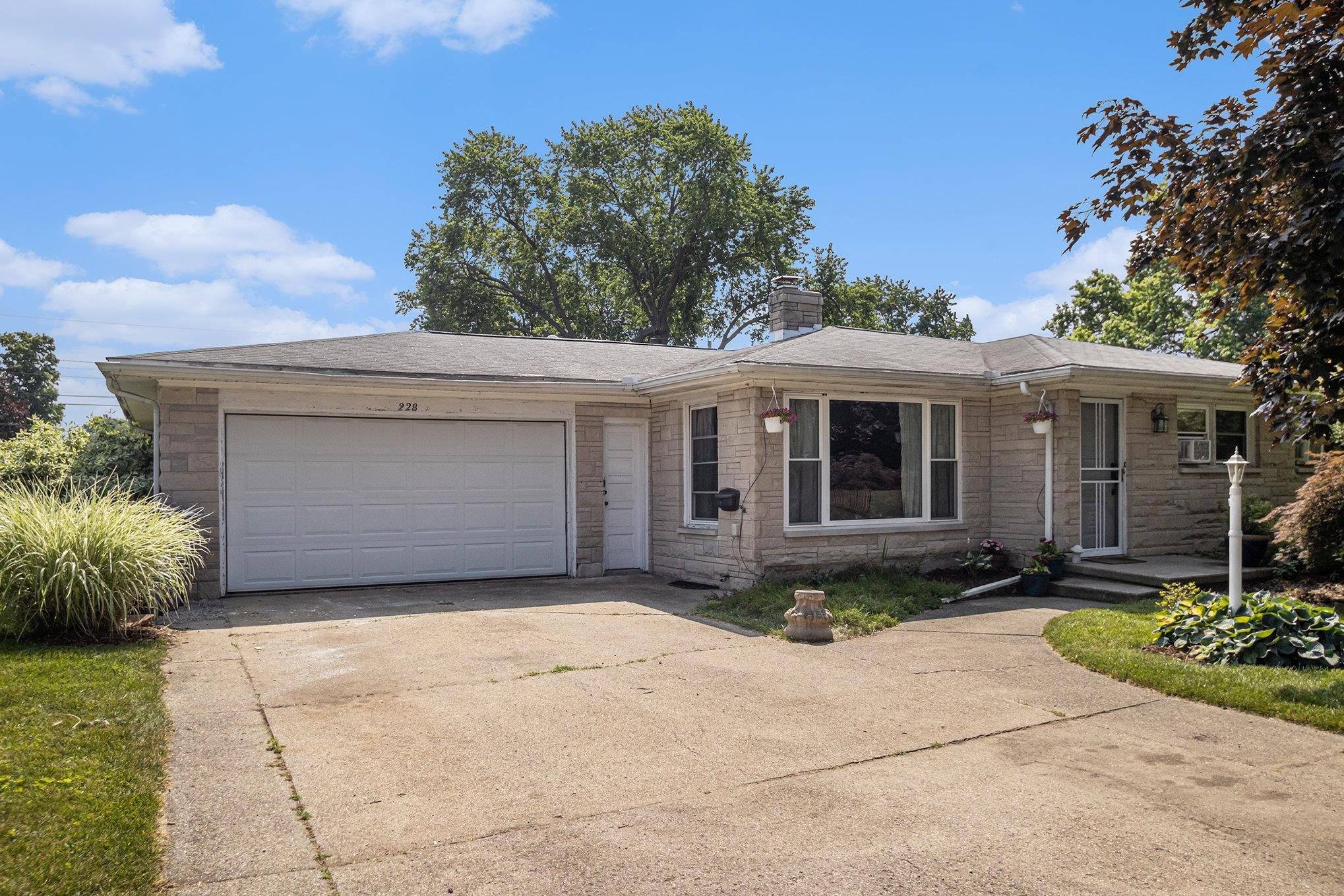 Elkhart, IN 46516,228 Homan Avenue