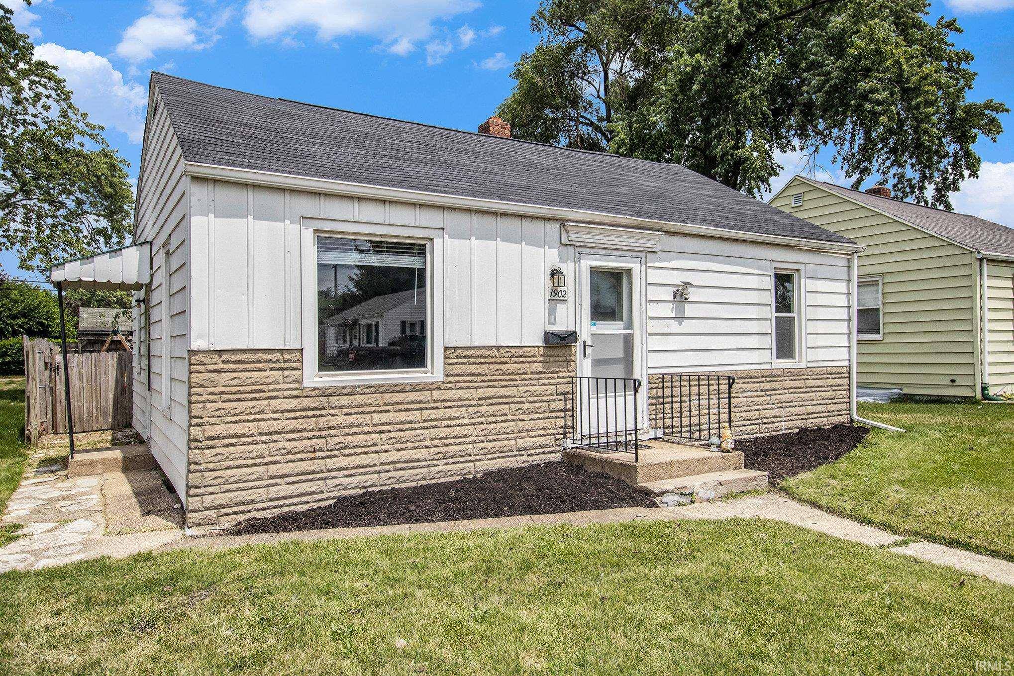 Mishawaka, IN 46544,1902 E Lincolnway